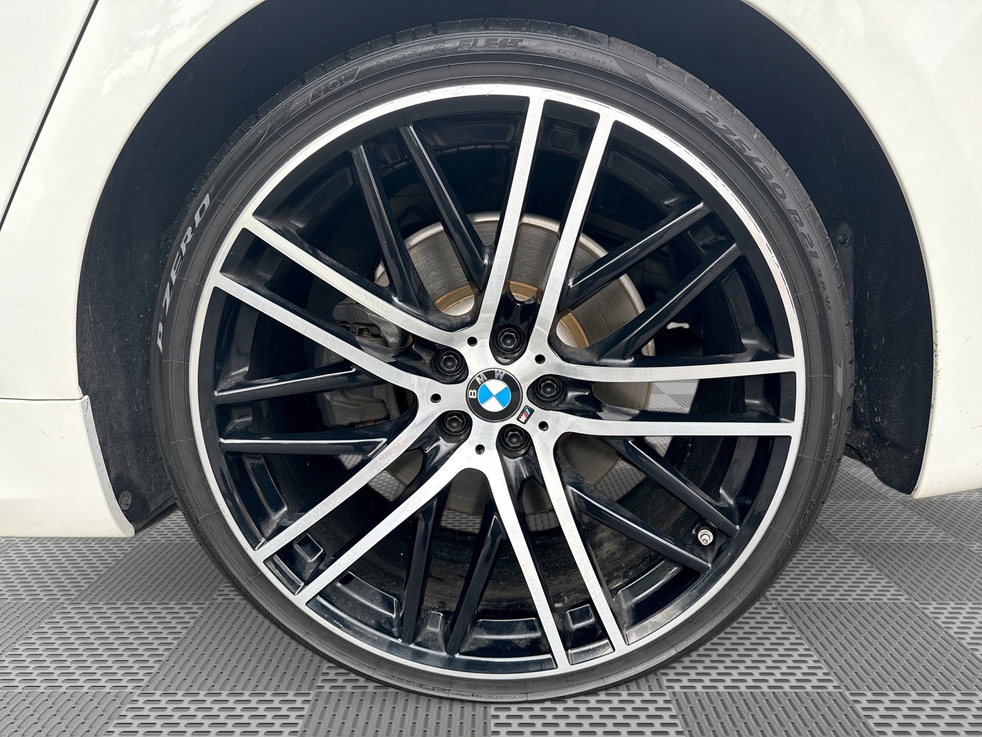 2017 BMW 7 Series 750i - Photo 29