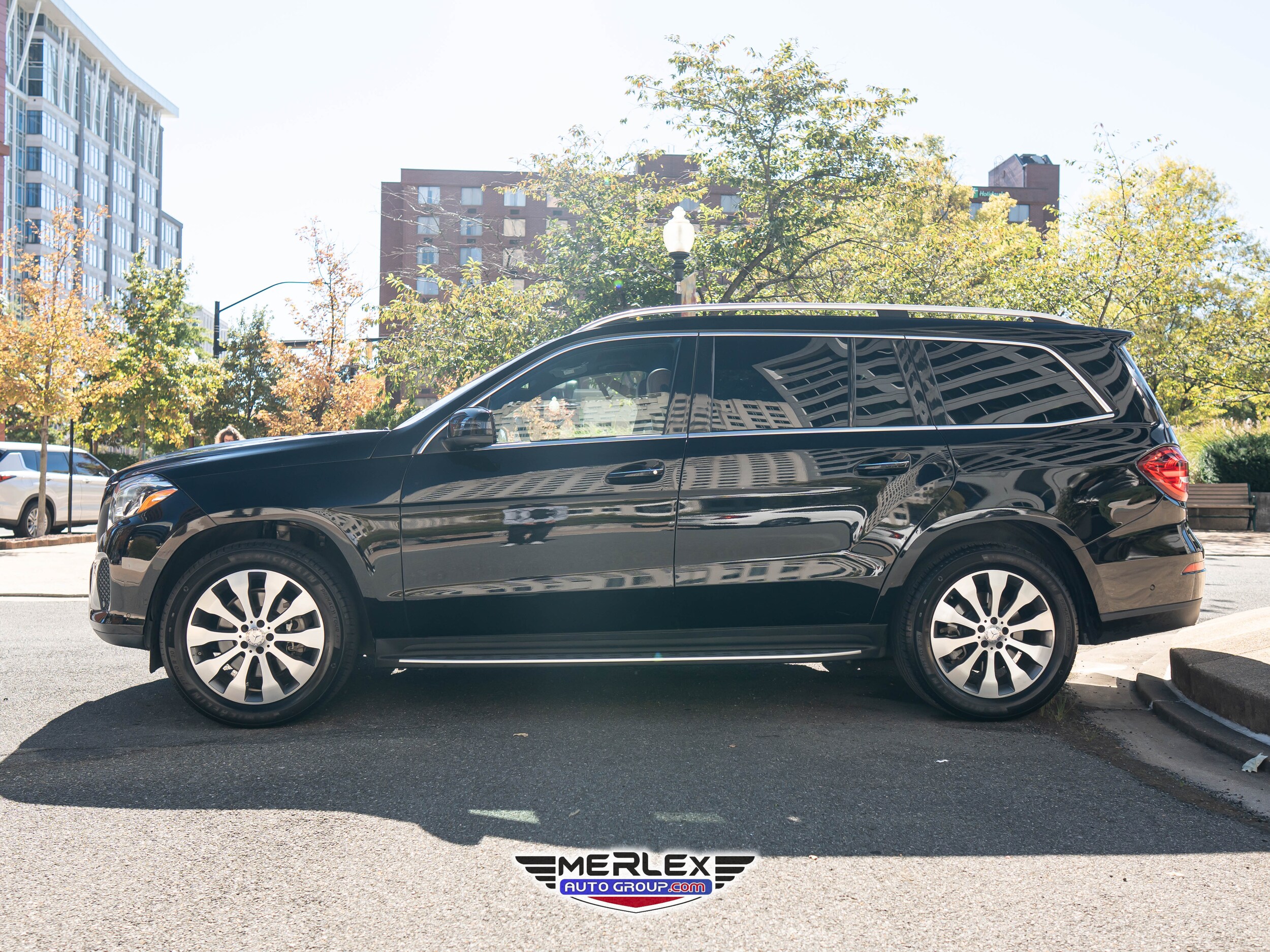 2017 Mercedes Benz GLS 450 4MATIC photo 4