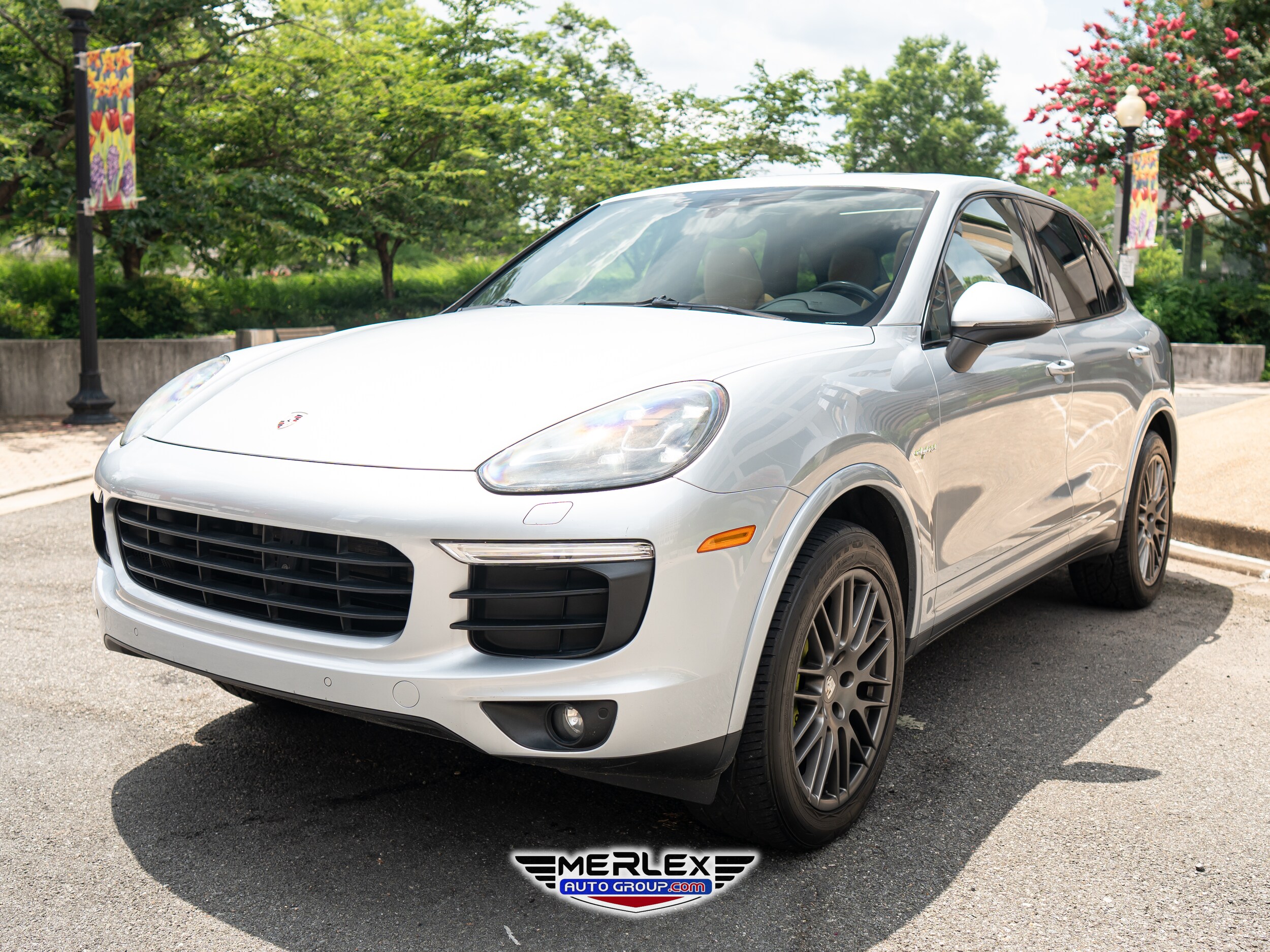 2017 Porsche Cayenne E-Hybrid S Platinum Edition photo 3