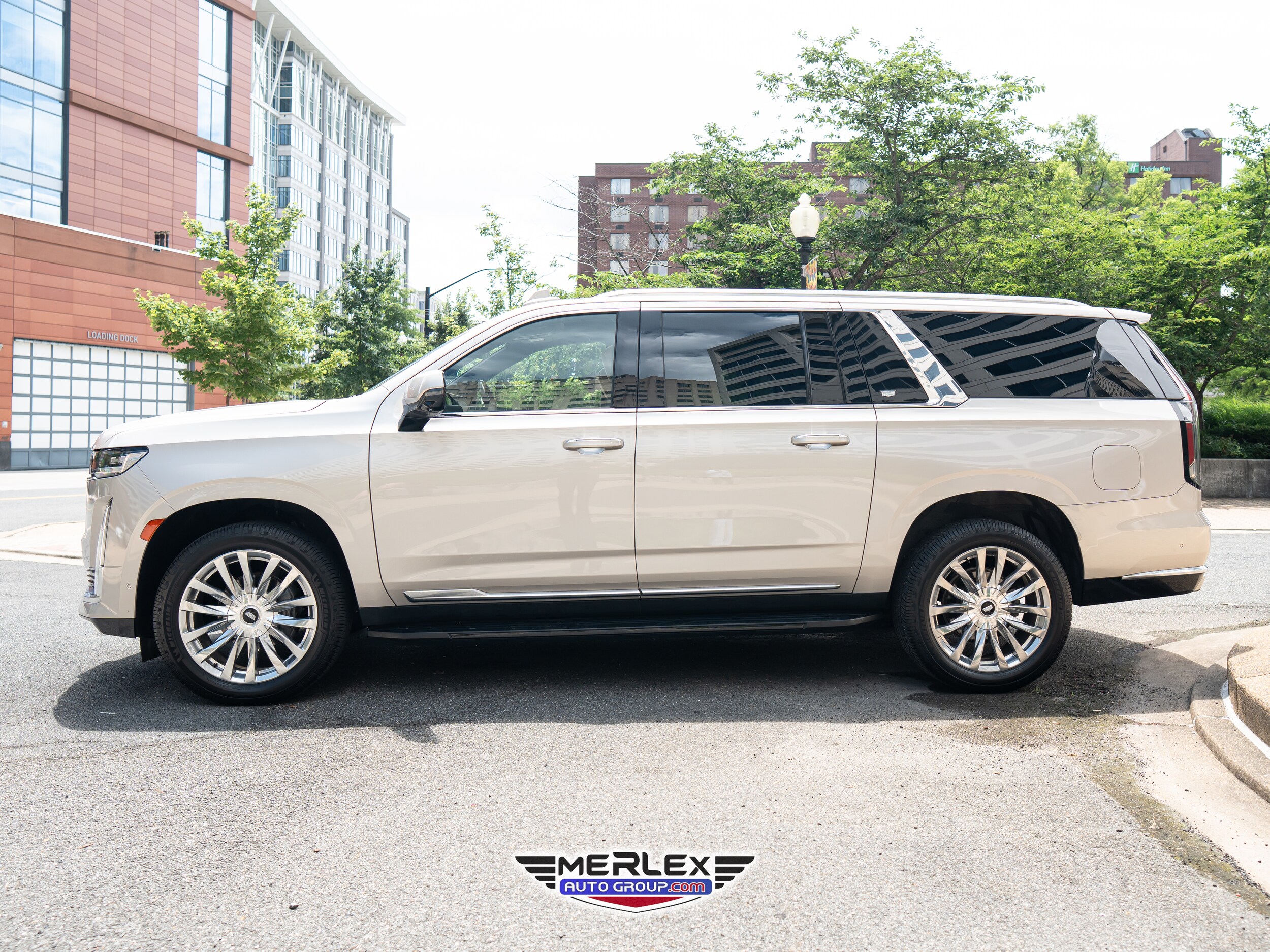 2021 Cadillac Escalade ESV Premium Luxury photo 4