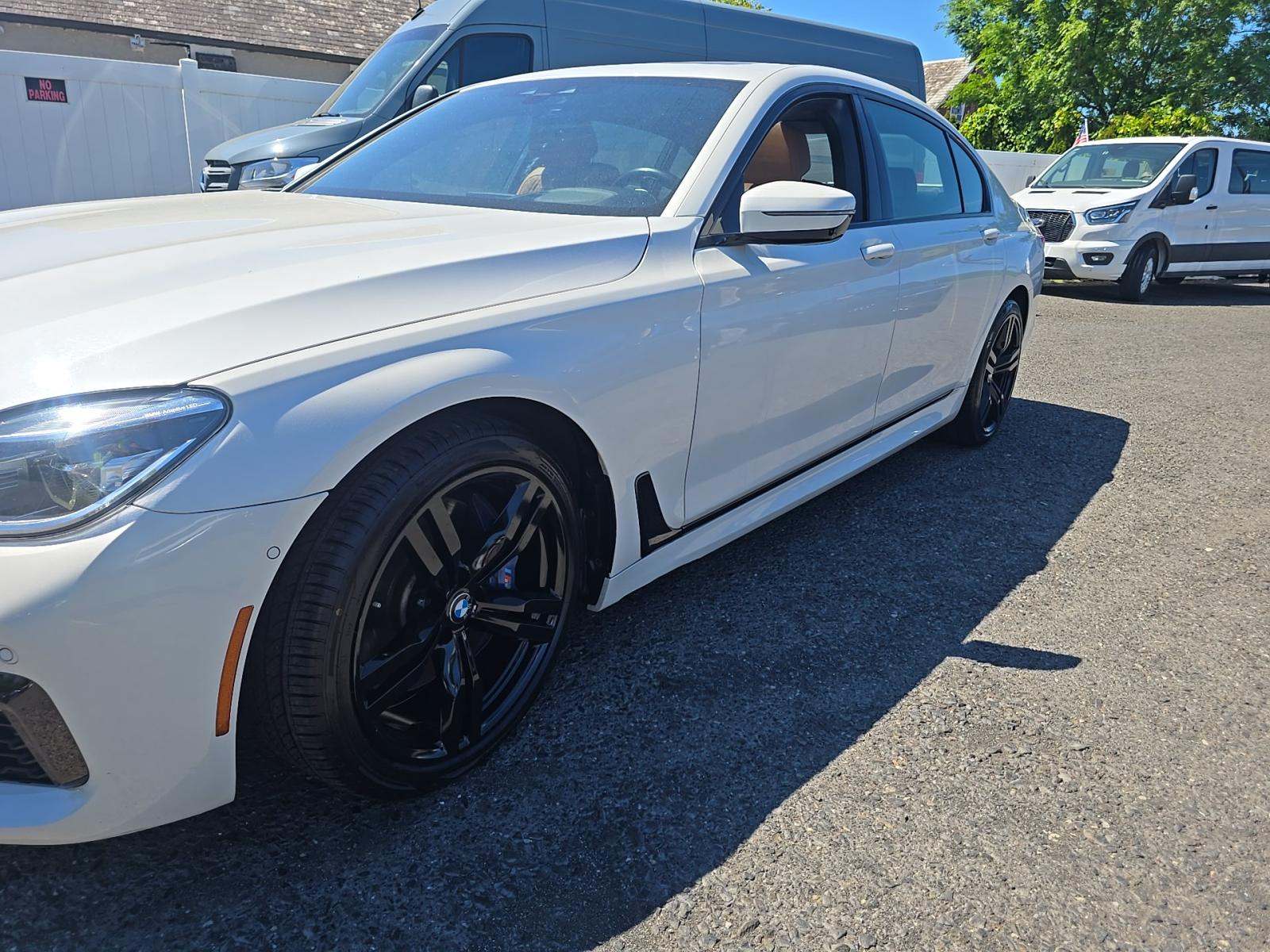 White 2019 BMW 7 Series 750i RWD Sedan Rear-Wheel Drive 8-Speed Automatic