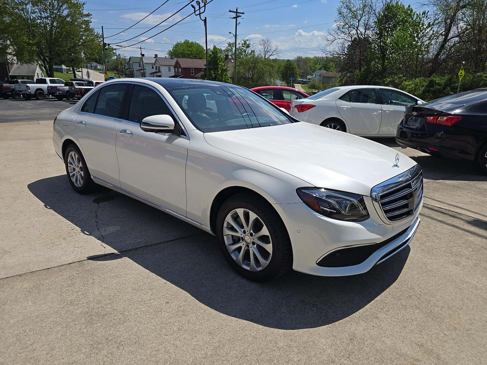 2017 Mercedes-Benz E-Class E300 4MATIC's photo