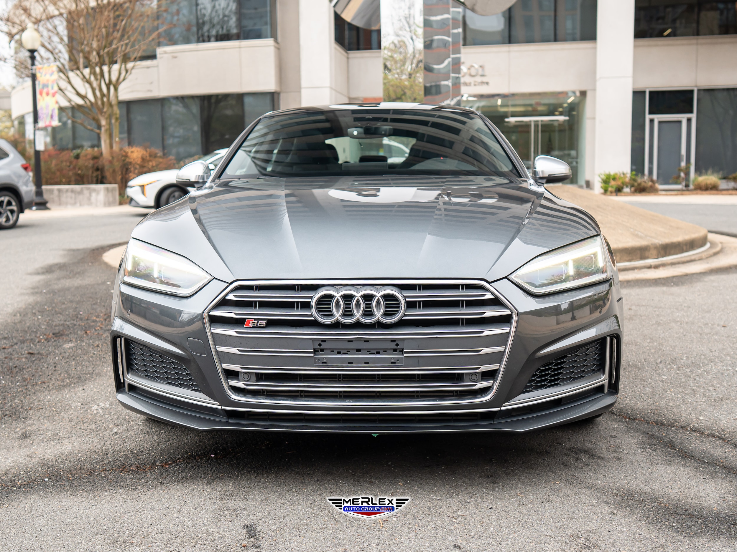 View vehicle photo 2