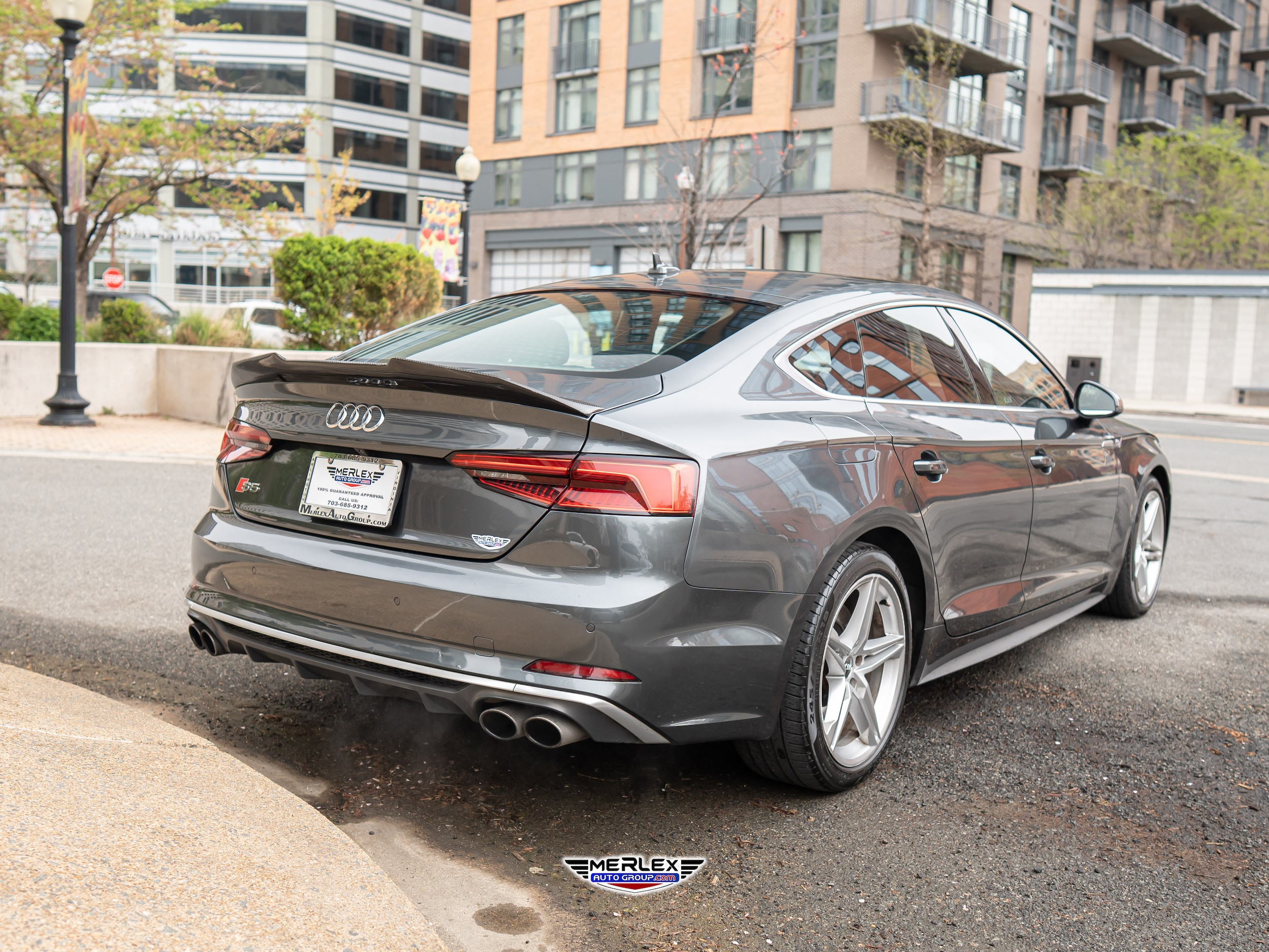 View vehicle photo 7