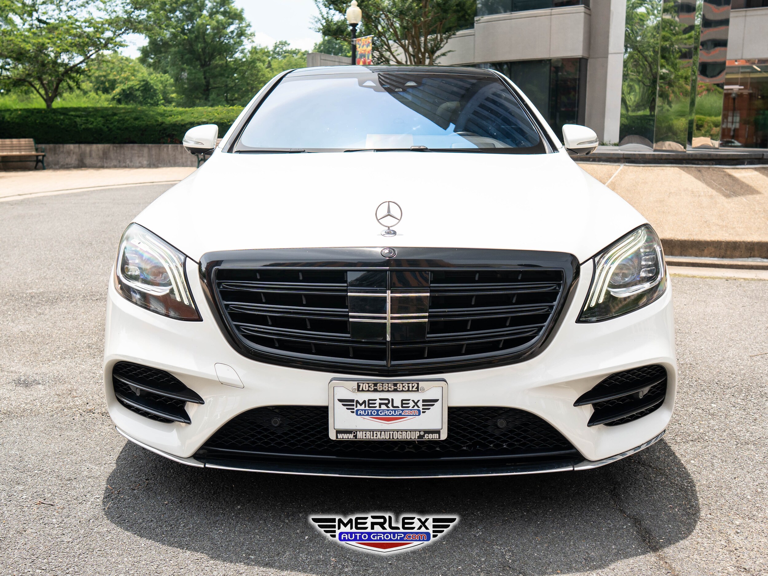 2019 Mercedes Benz S 560e photo 2