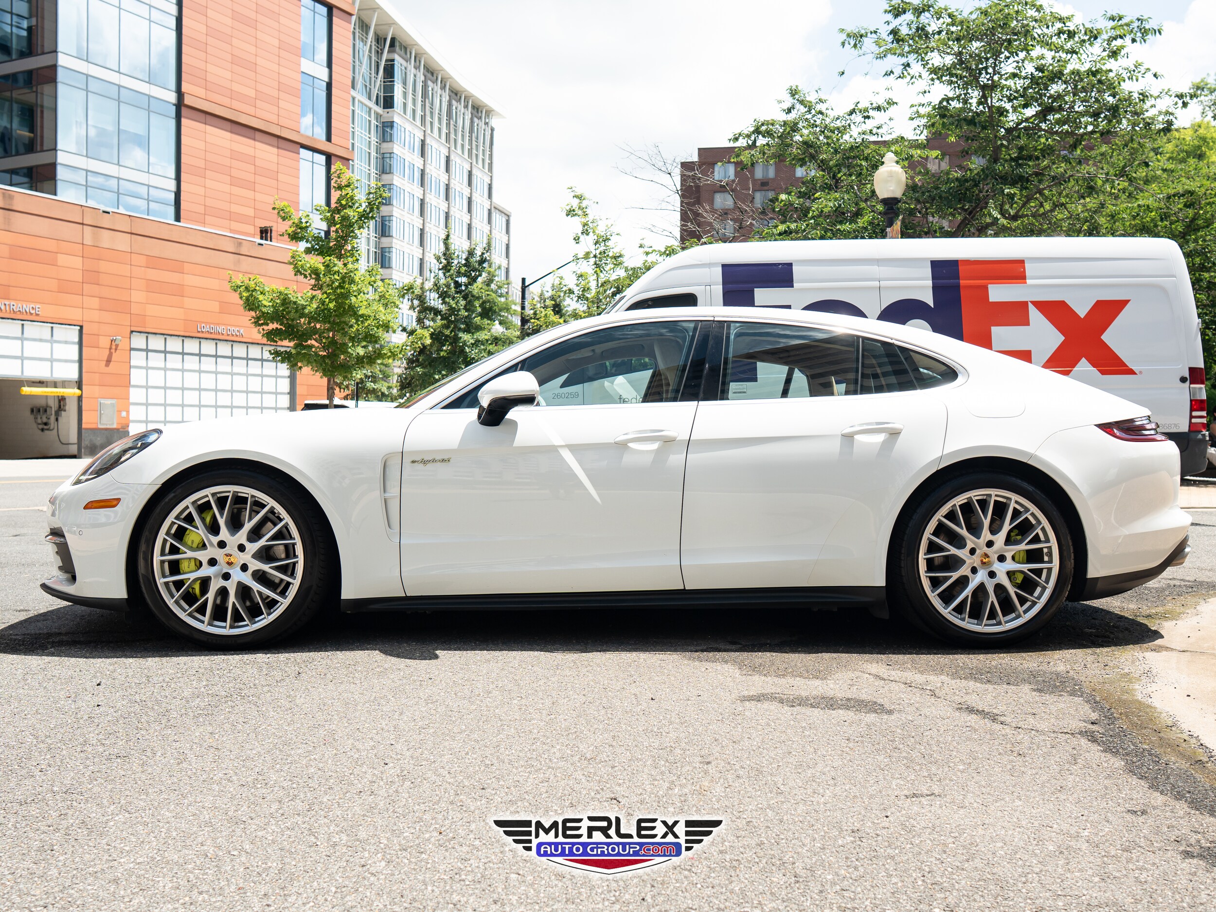 2018 Porsche Panamera 4 E-Hybrid photo 3