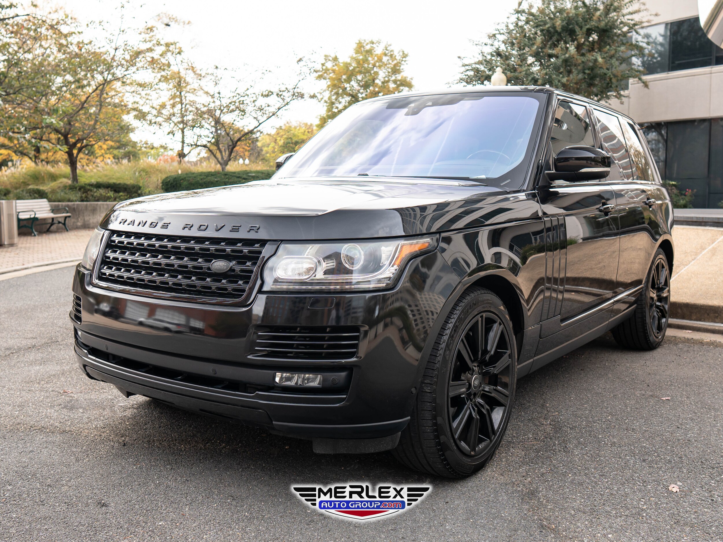 2017 Land Rover Range Rover SuperCharged photo 3