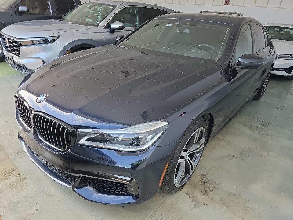2019 BMW 7 Series 750i's photo