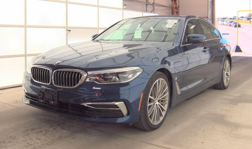 2019 BMW 5 Series 530e xDrive iPerformance Sedan's photo