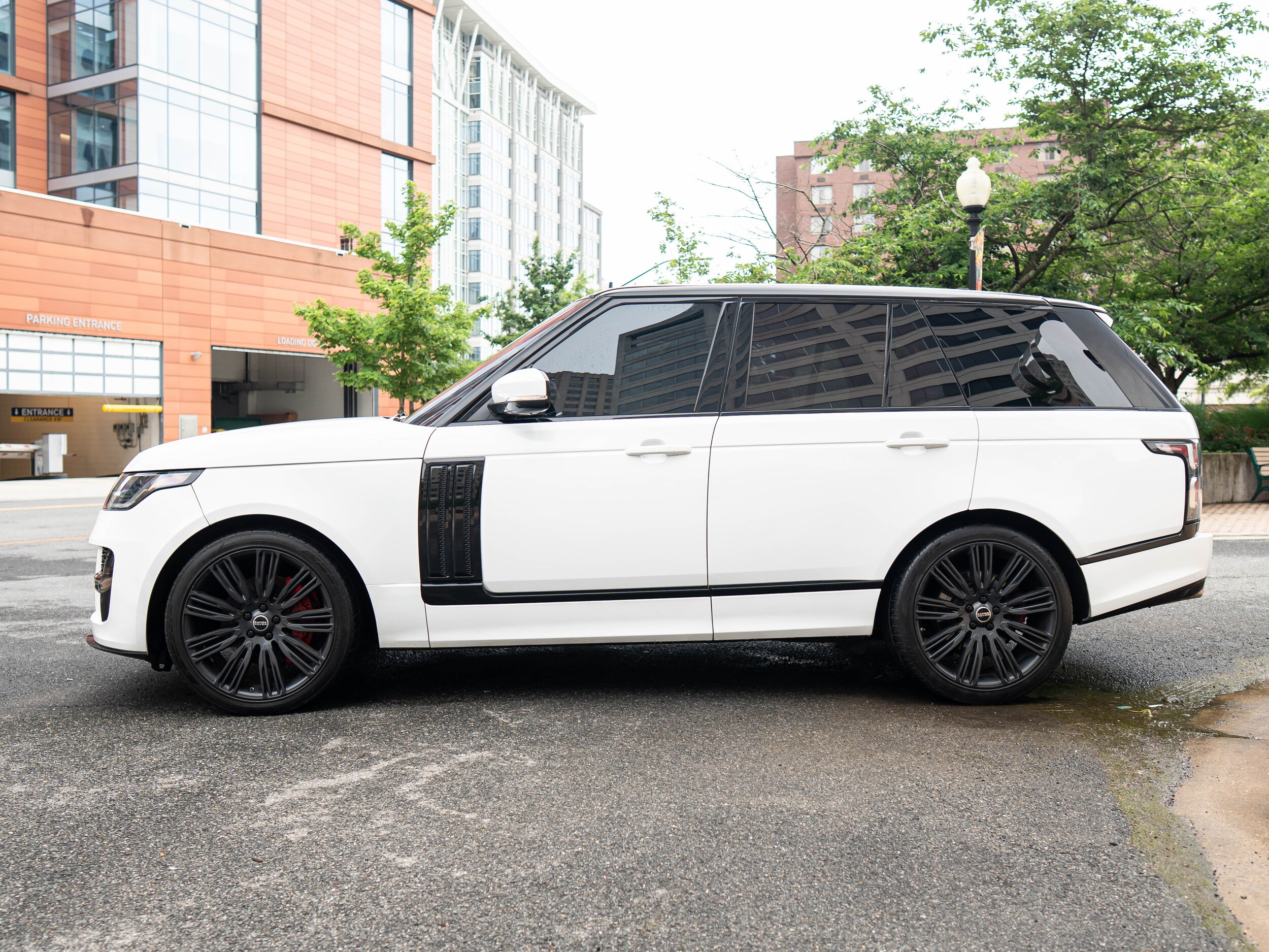 2018 Land Rover Range Rover SuperCharged photo 4