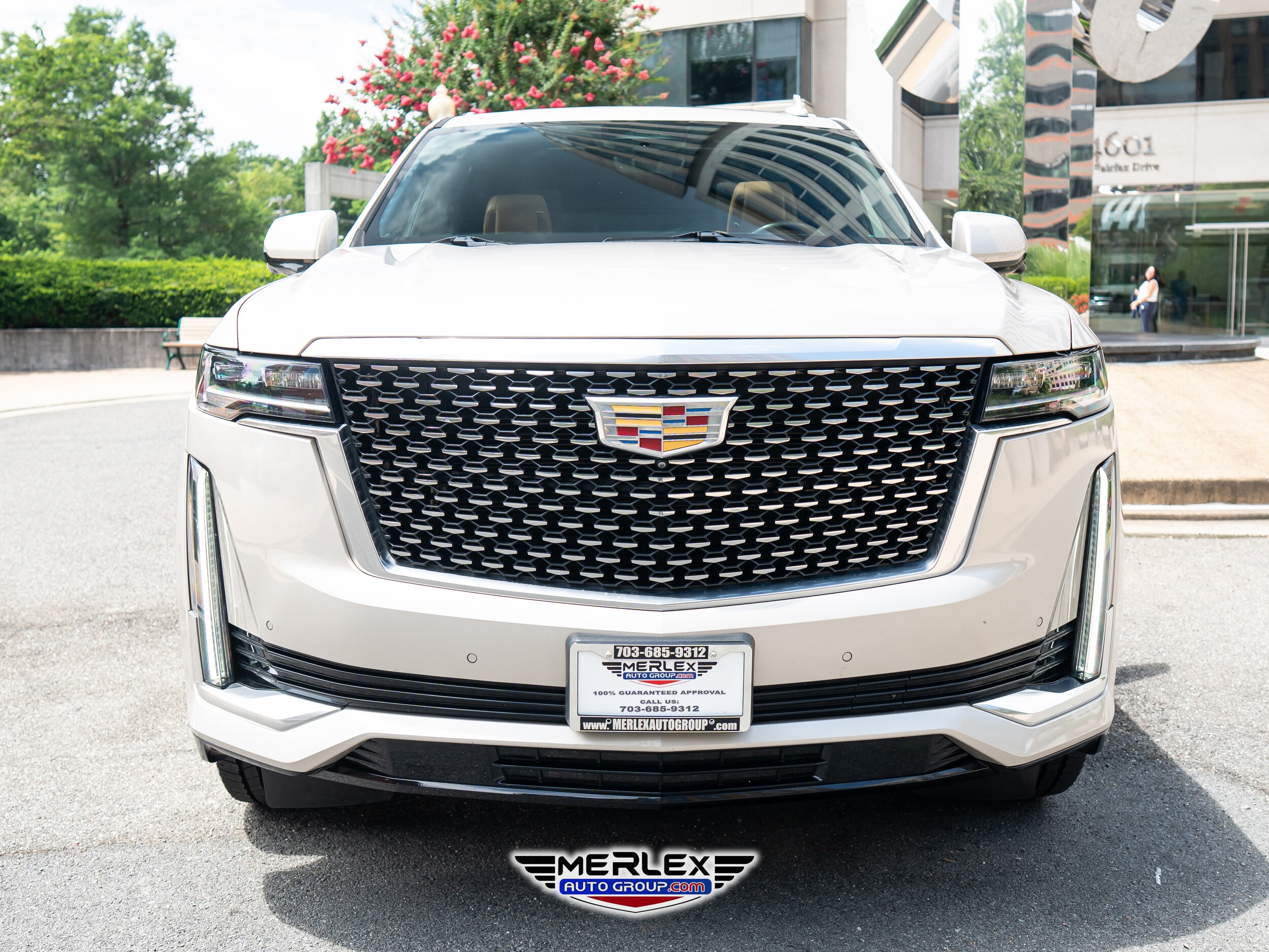 2021 Cadillac Escalade ESV Premium Luxury photo 2