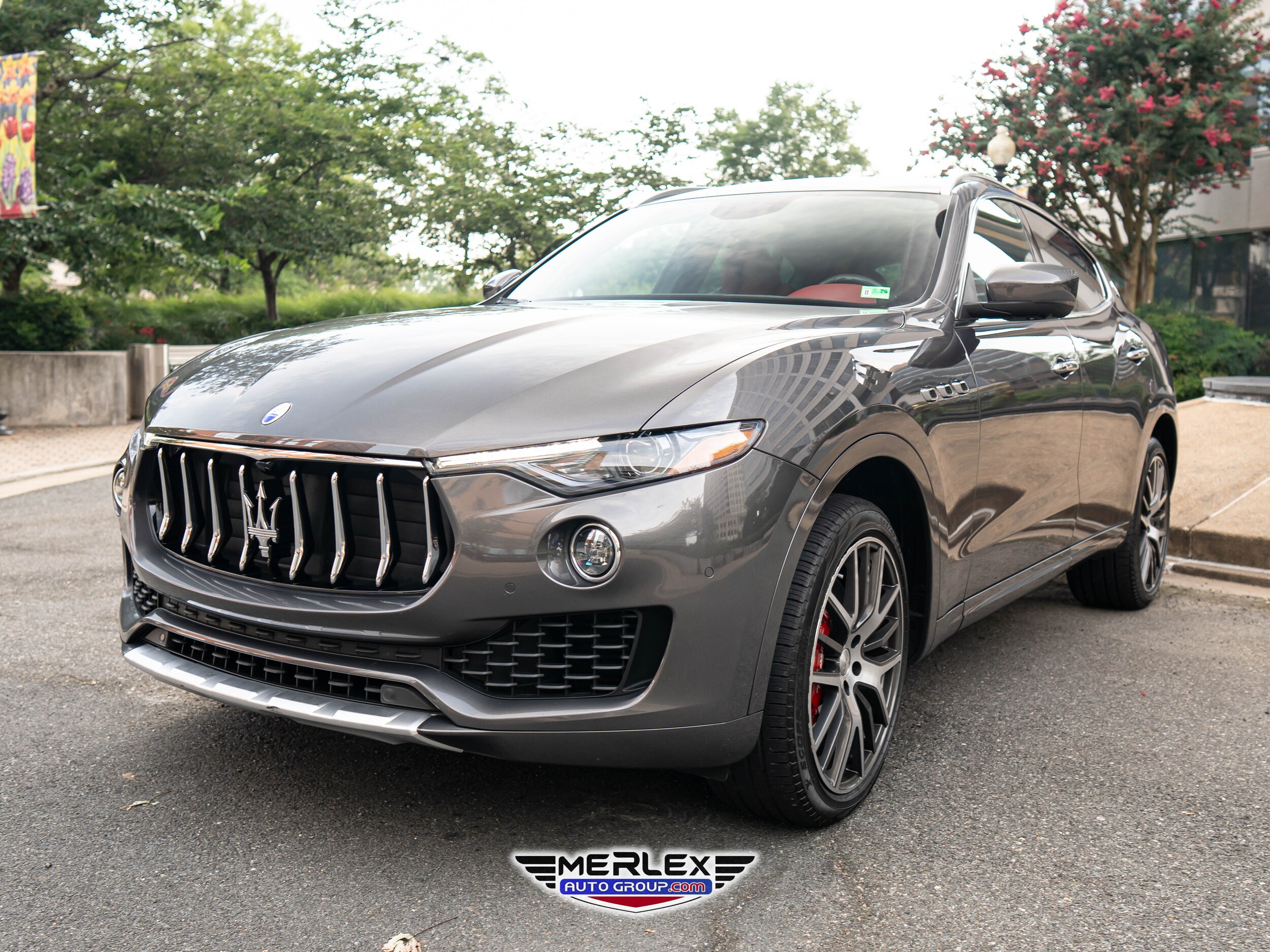 2017 Maserati Levante S photo 3
