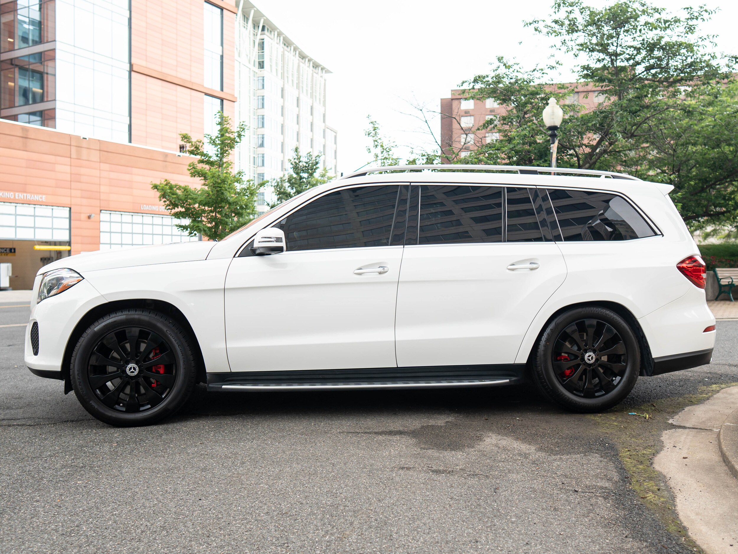 2019 Mercedes Benz GLS 450 4MATIC photo 4