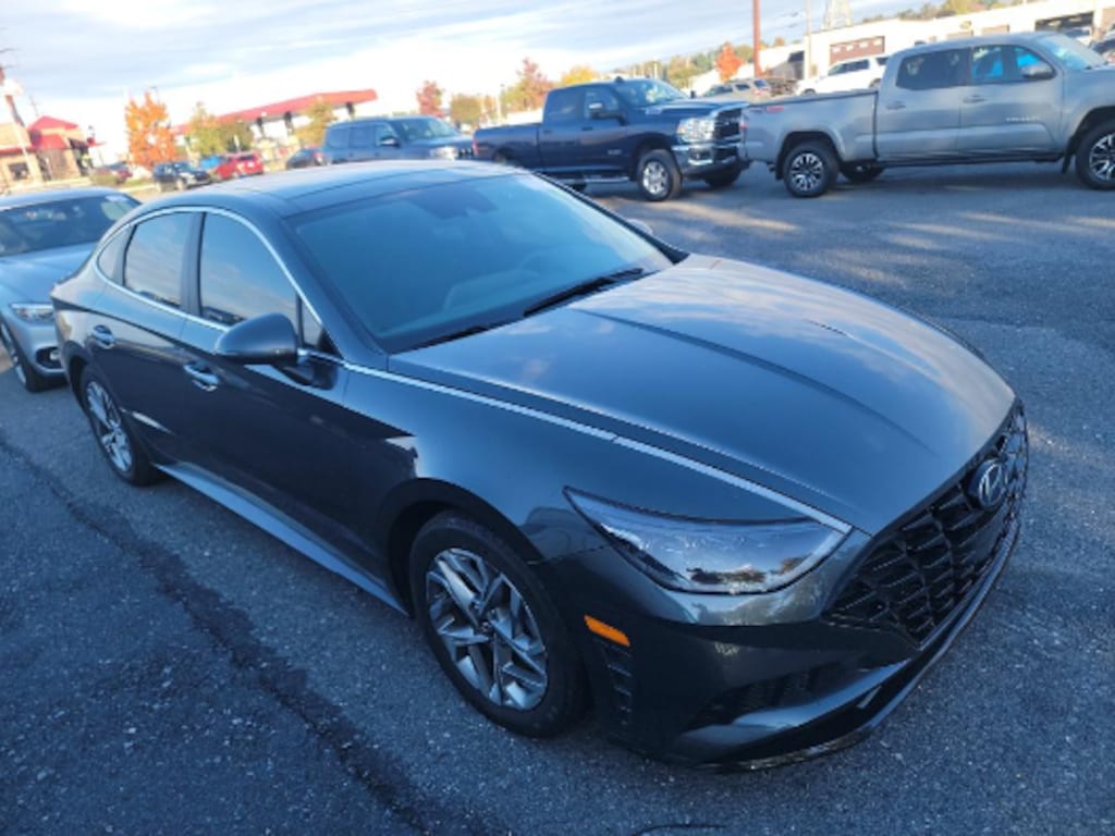 Used 2023 Hyundai Sonata SEL Sedan