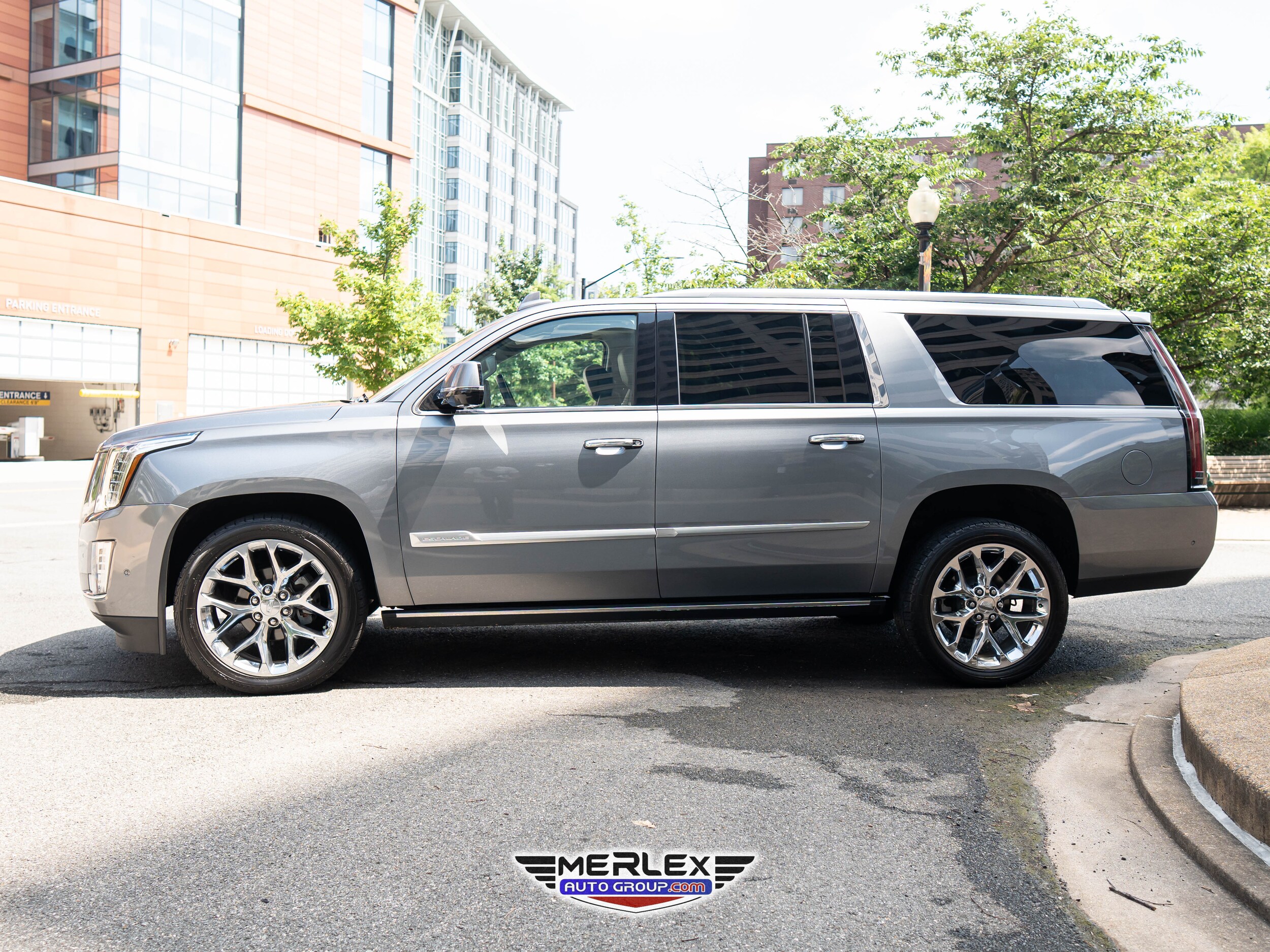 2019 Cadillac Escalade ESV Premium Luxury photo 4