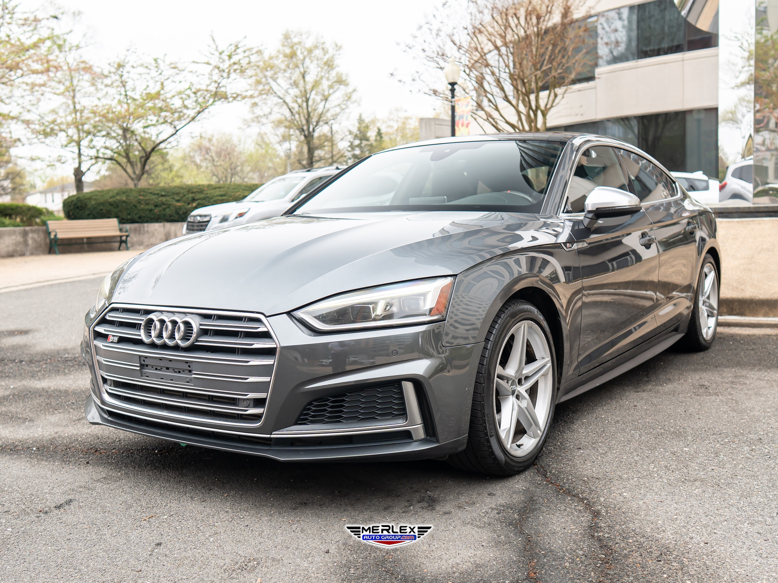 View vehicle photo 3