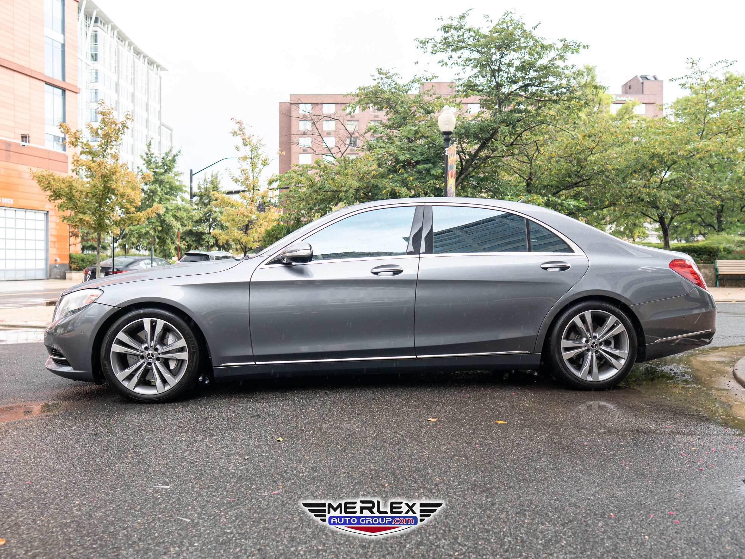 2017 Mercedes Benz S 550 4MATIC photo 4