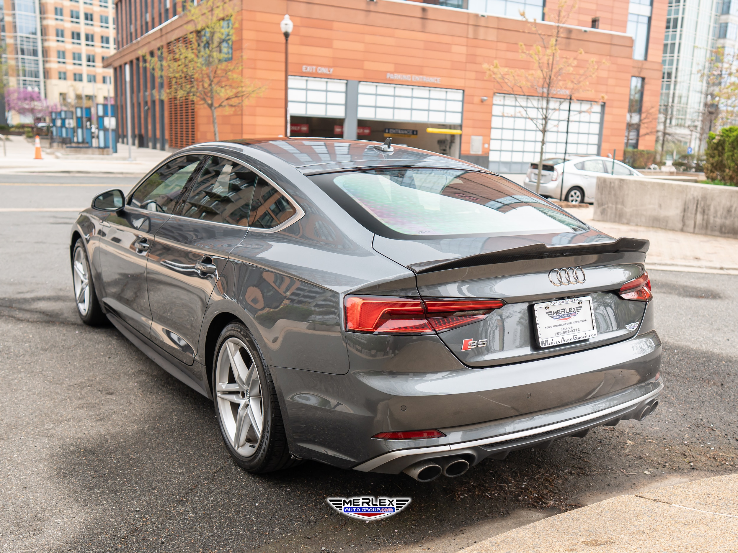 View vehicle photo 5