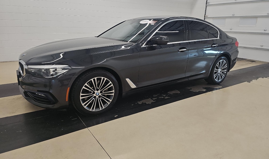 2018 BMW 5 Series 530i xDrive Sedan's photo