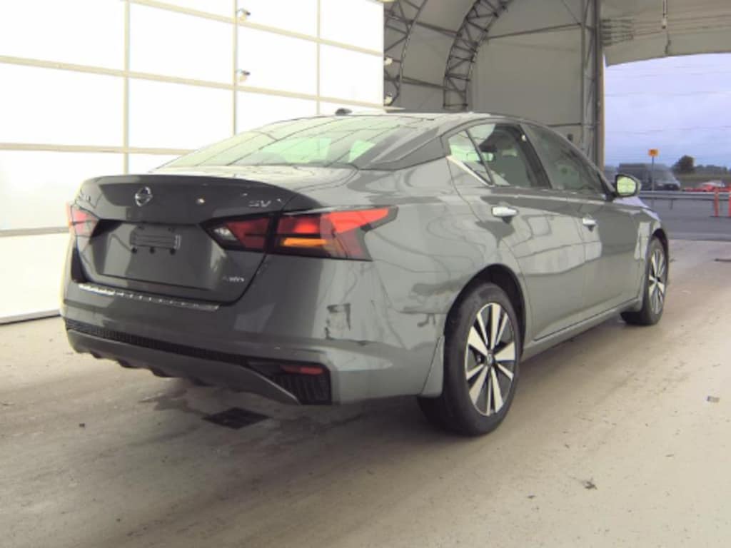 Used 2022 Nissan Altima 2.5 SV Sedan