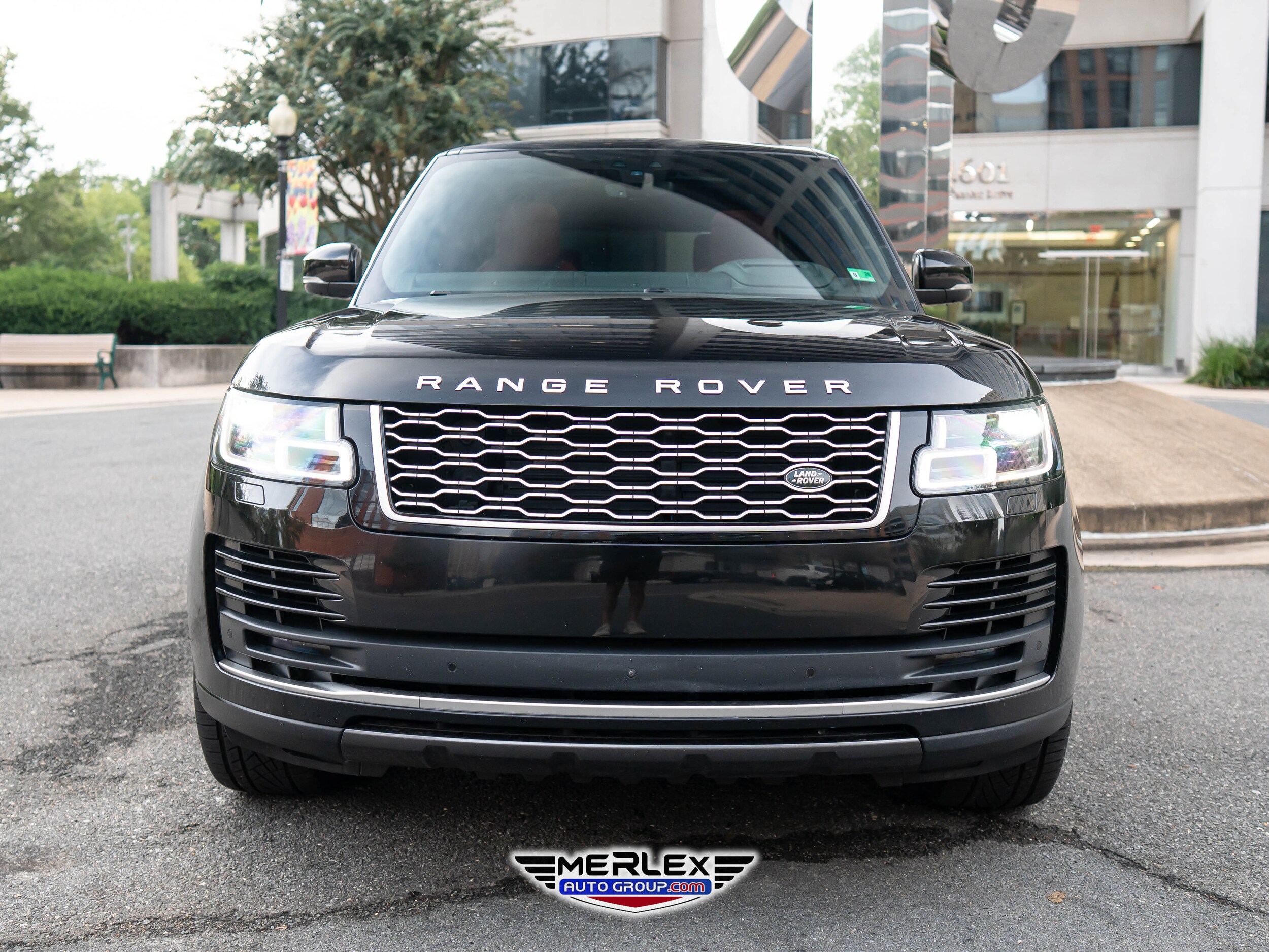 2020 Land Rover Range Rover Autobiography photo 2