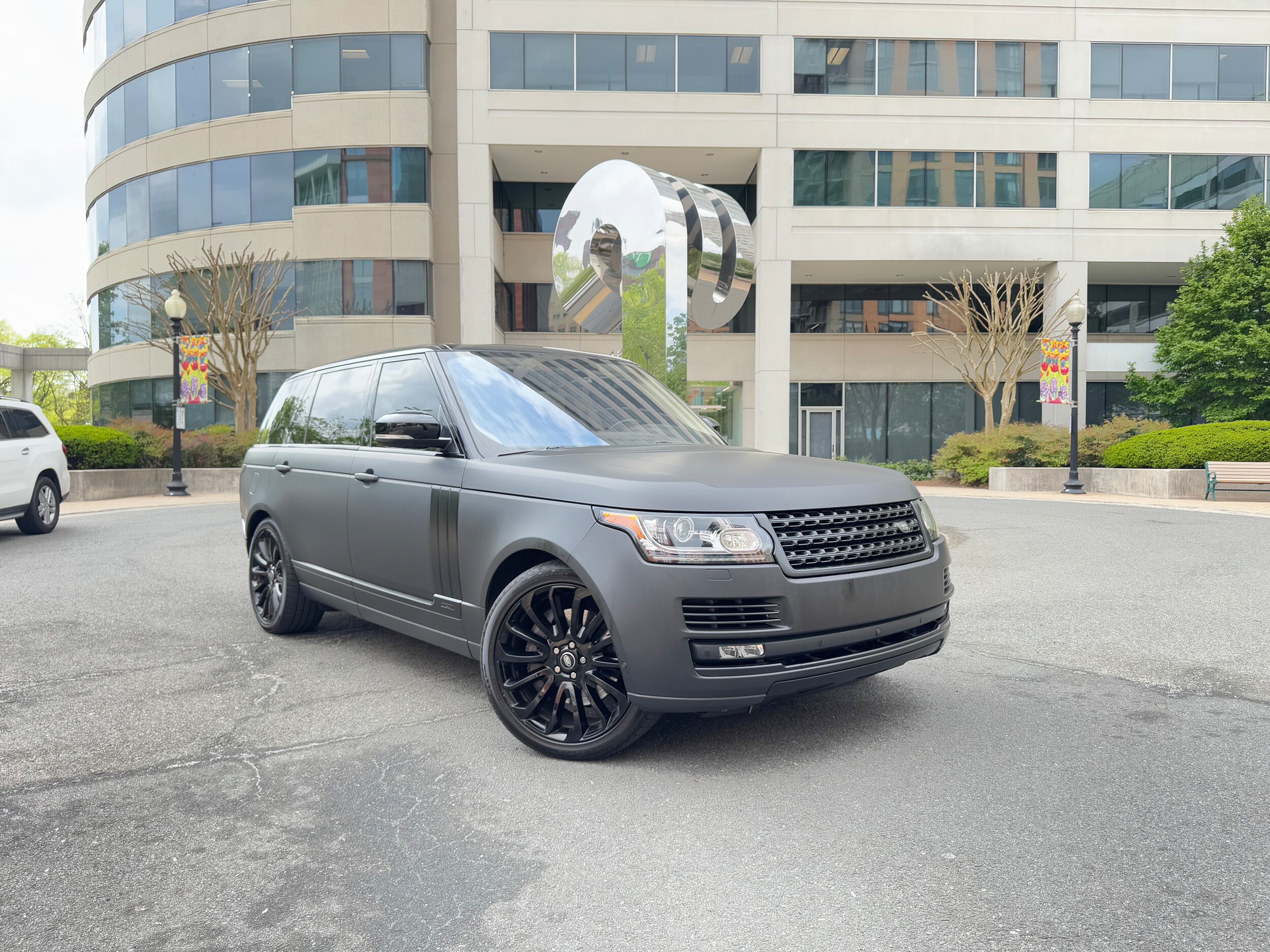 2016 Land Rover Range Rover SuperCharged photo 2