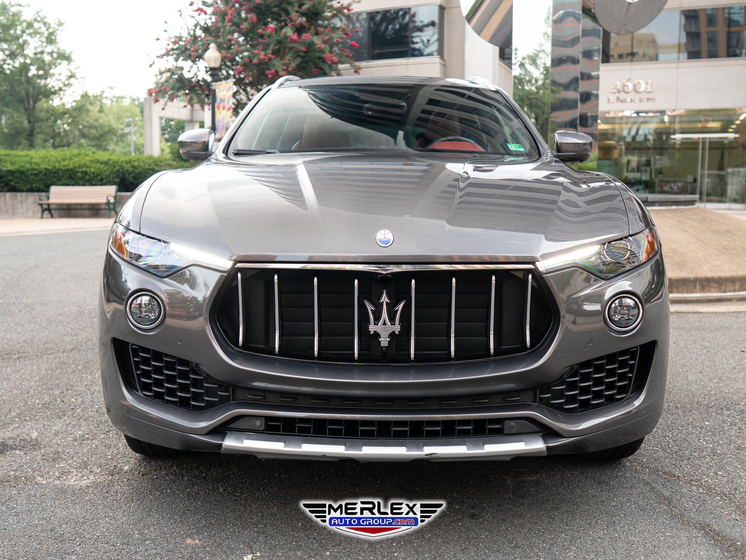 2017 Maserati Levante S photo 2