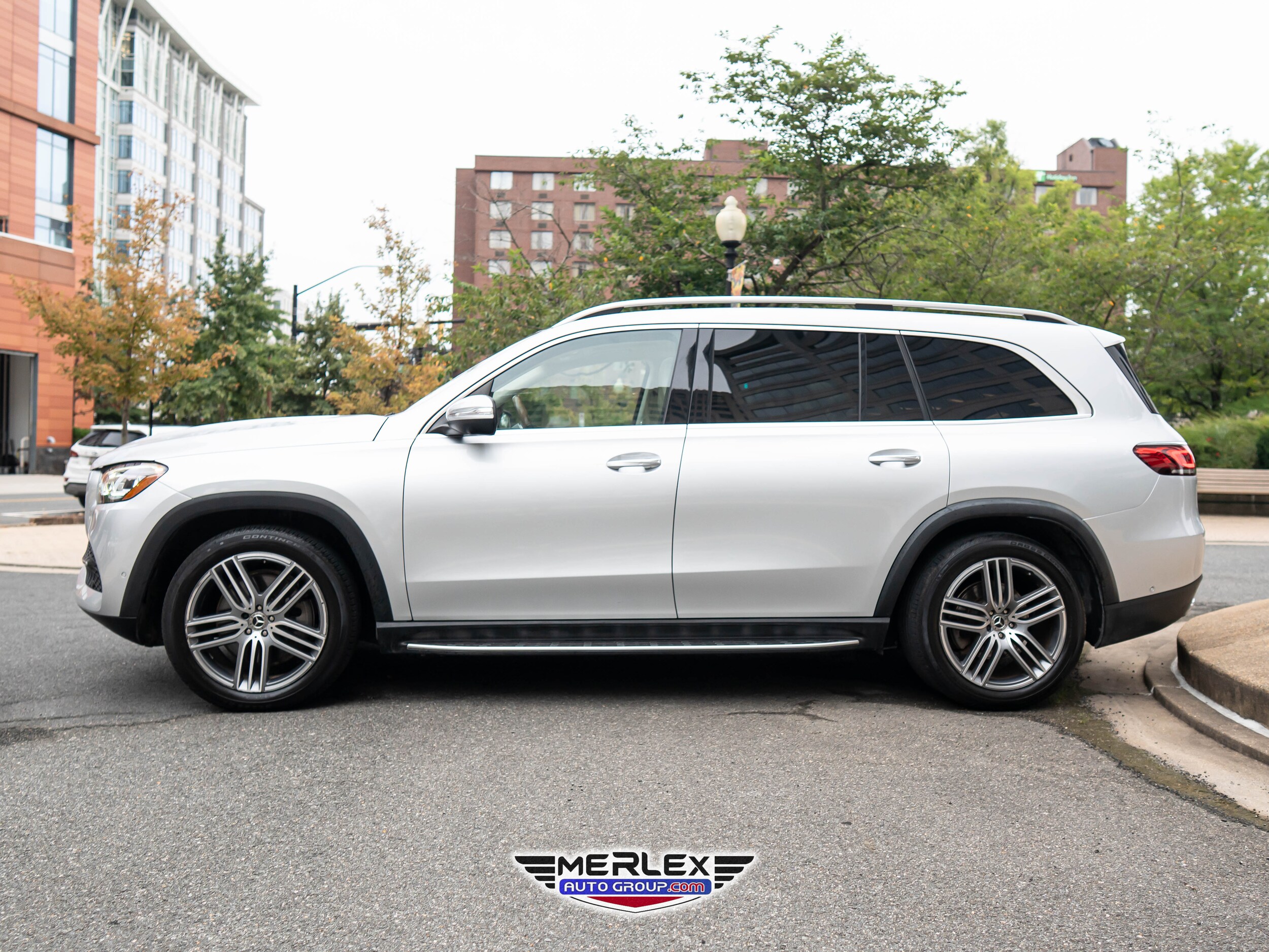 2021 Mercedes Benz GLS 450 4MATIC photo 4