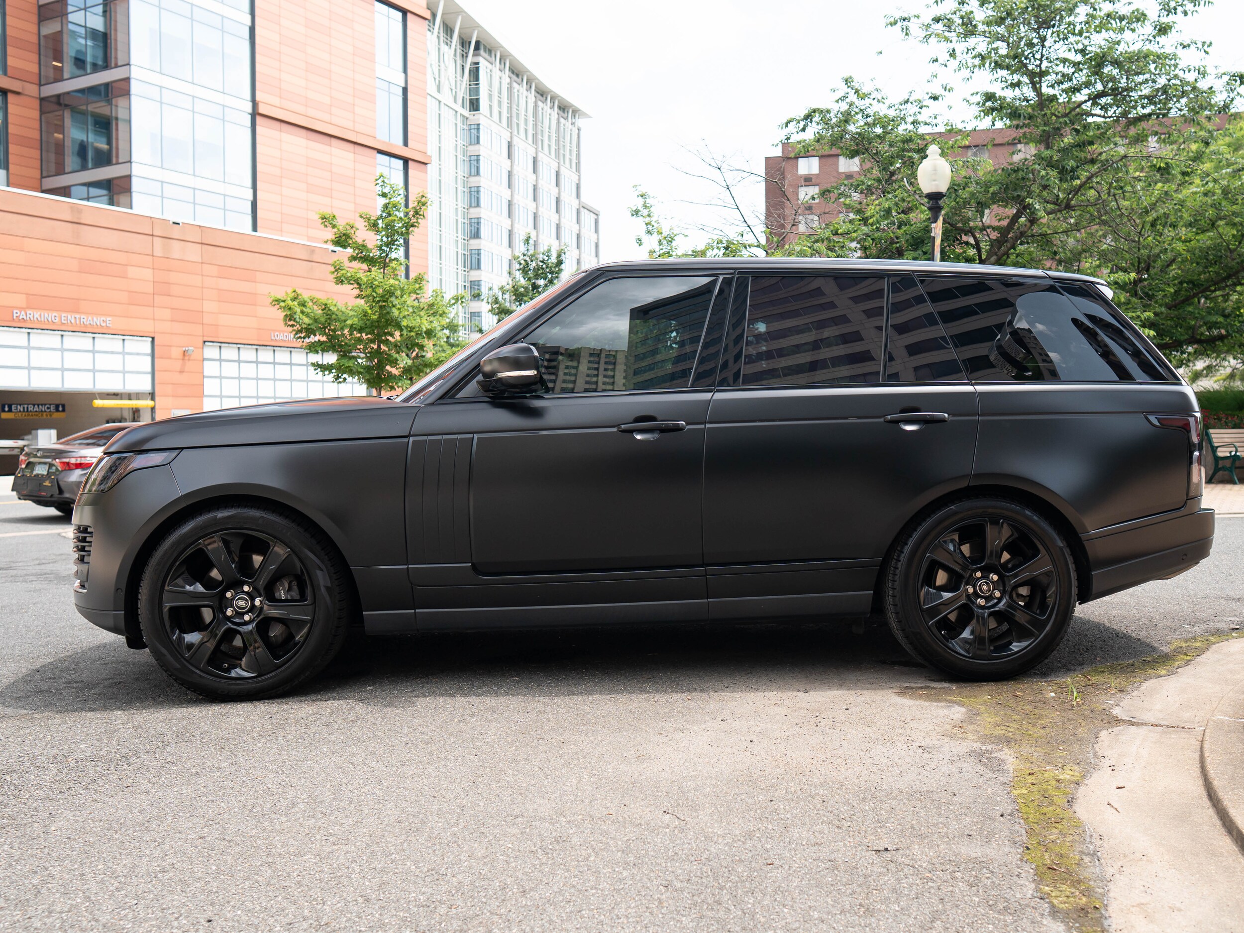 2020 Land Rover Range Rover P525 HSE photo 4