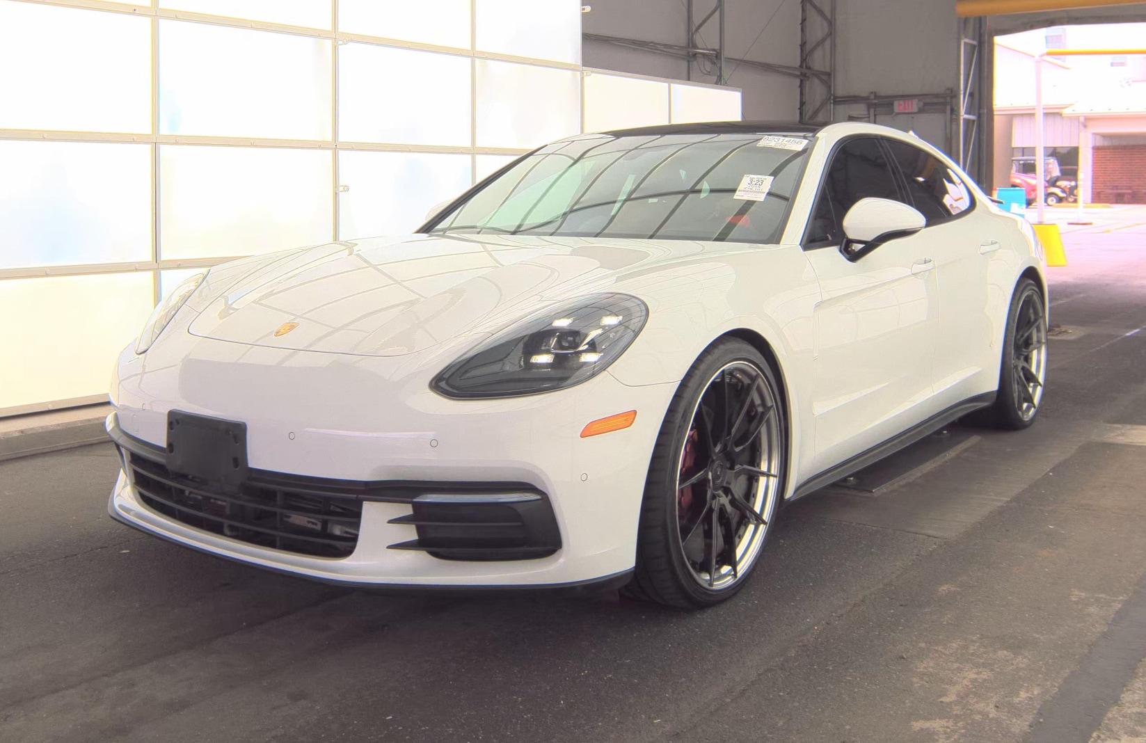 2018 Porsche Panamera -'s photo