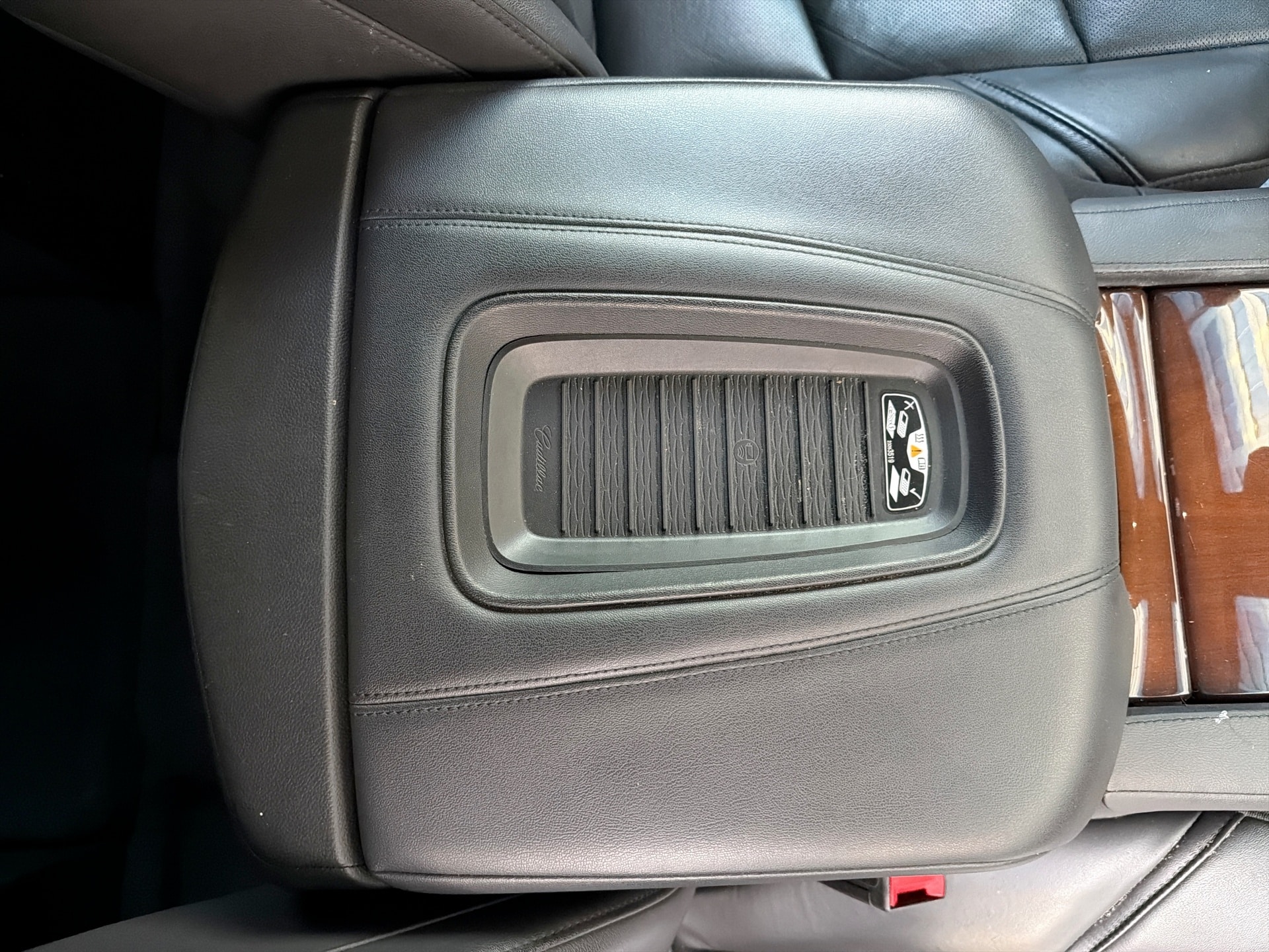 2020 Cadillac Escalade Luxury - Photo 24