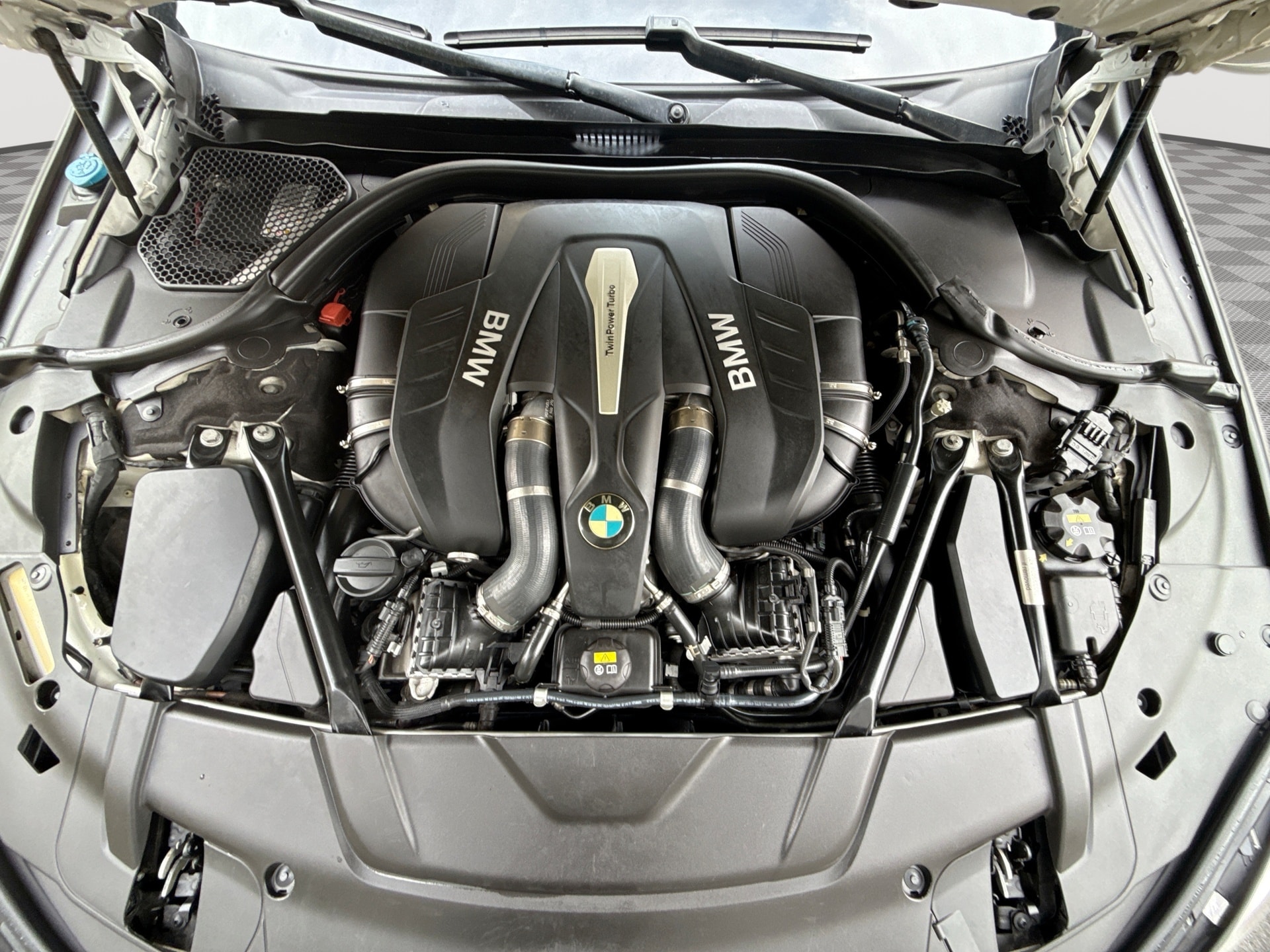 2017 BMW 7 Series 750i - Photo 18