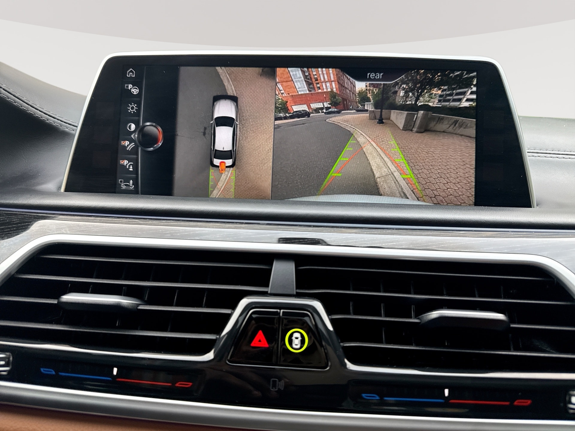 2017 BMW 7 Series 750i - Photo 25