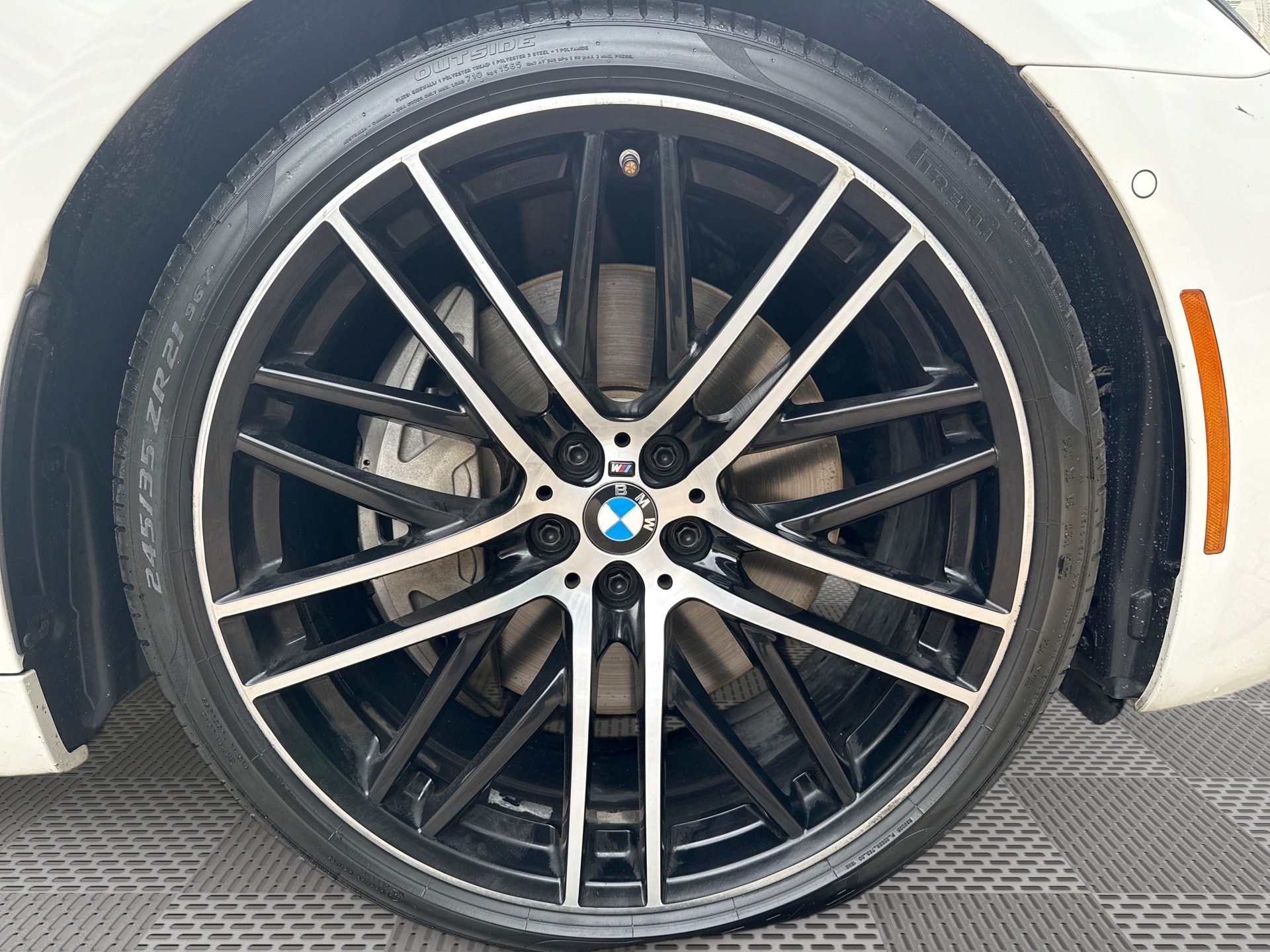 2017 BMW 7 Series 750i - Photo 31