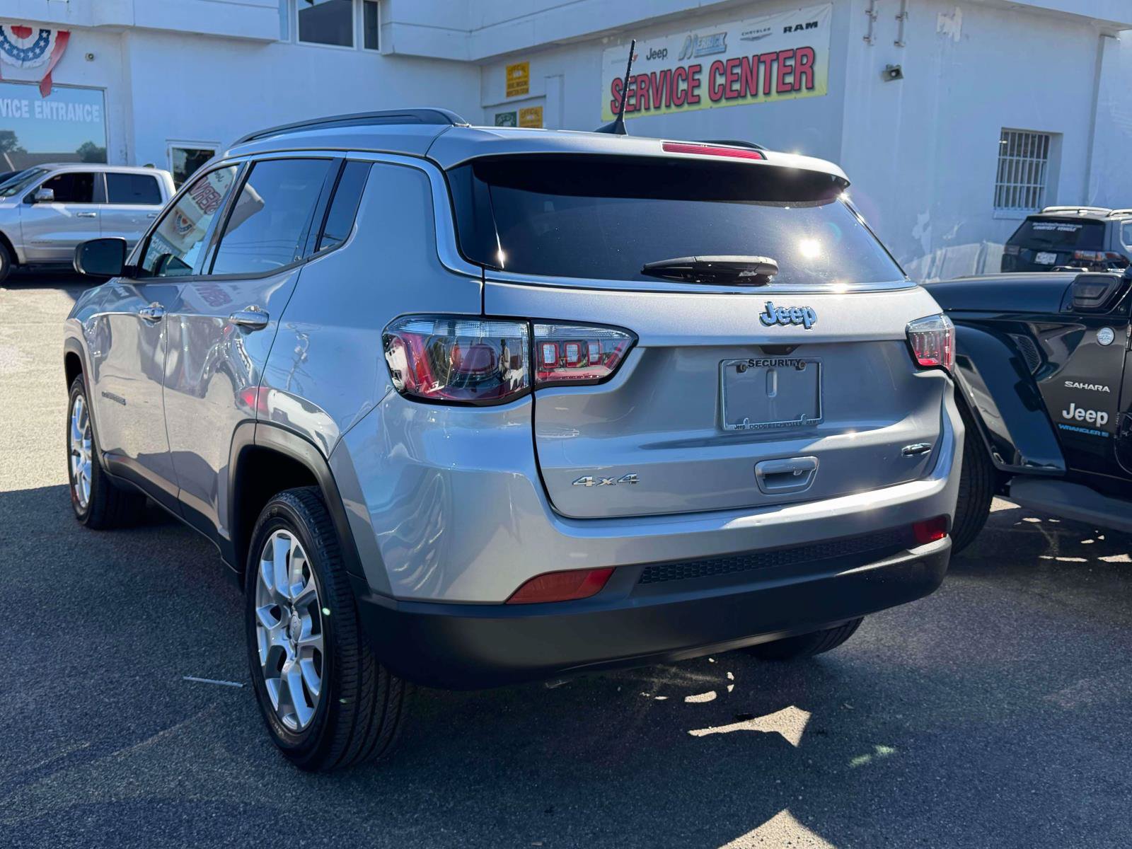 Used 2023 Jeep Compass Latitude Lux Latitude Lux 4x4