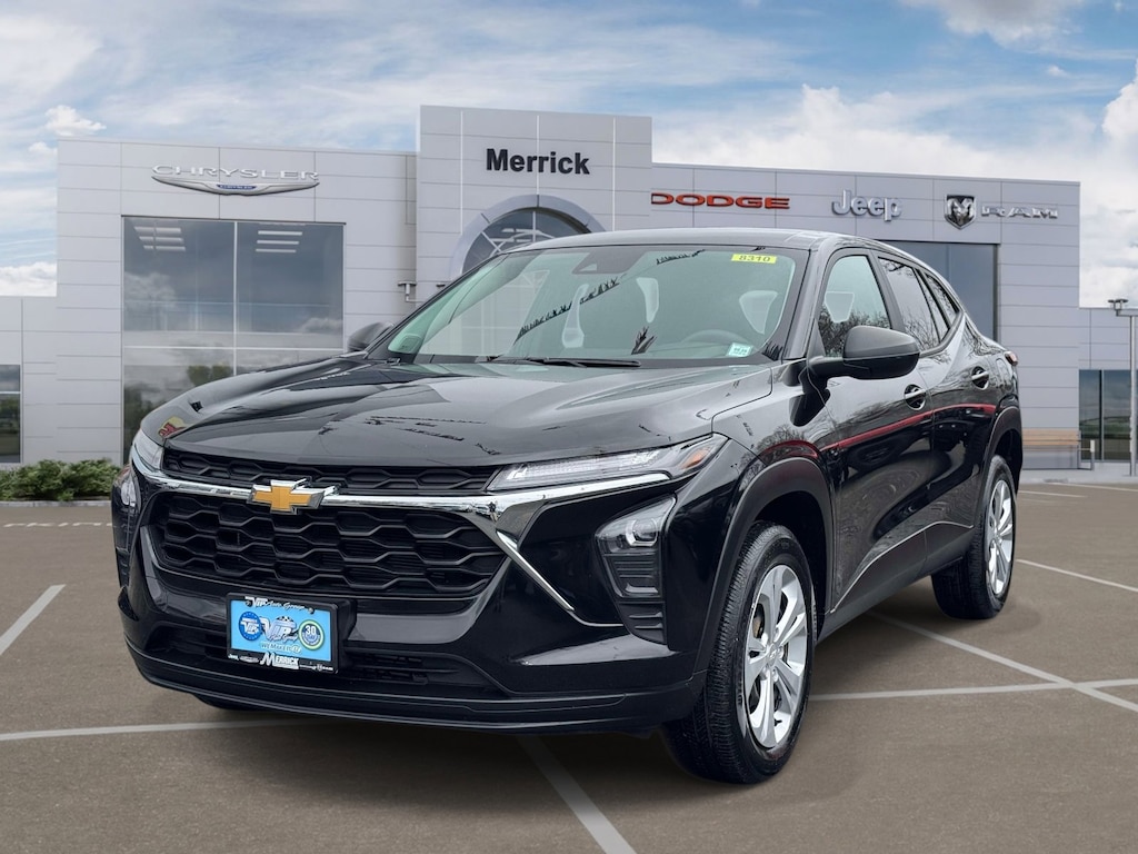 Used 2024 Chevrolet Trax LS FWD LS