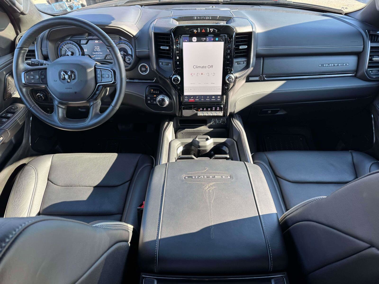 2022 Ram 1500 Limited photo 2