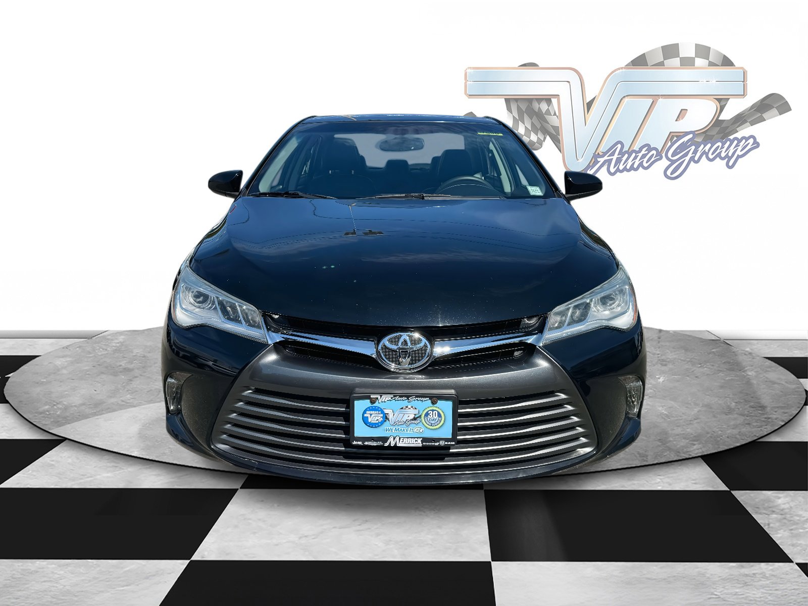 2016 Toyota Camry photo 2