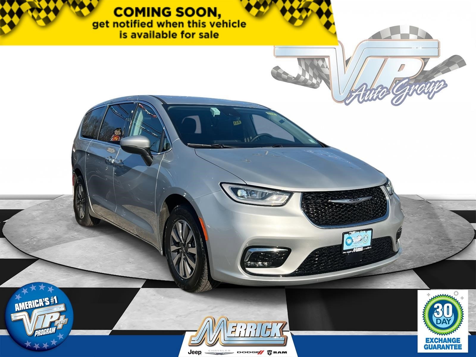 2023 Chrysler Pacifica Touring L's photo