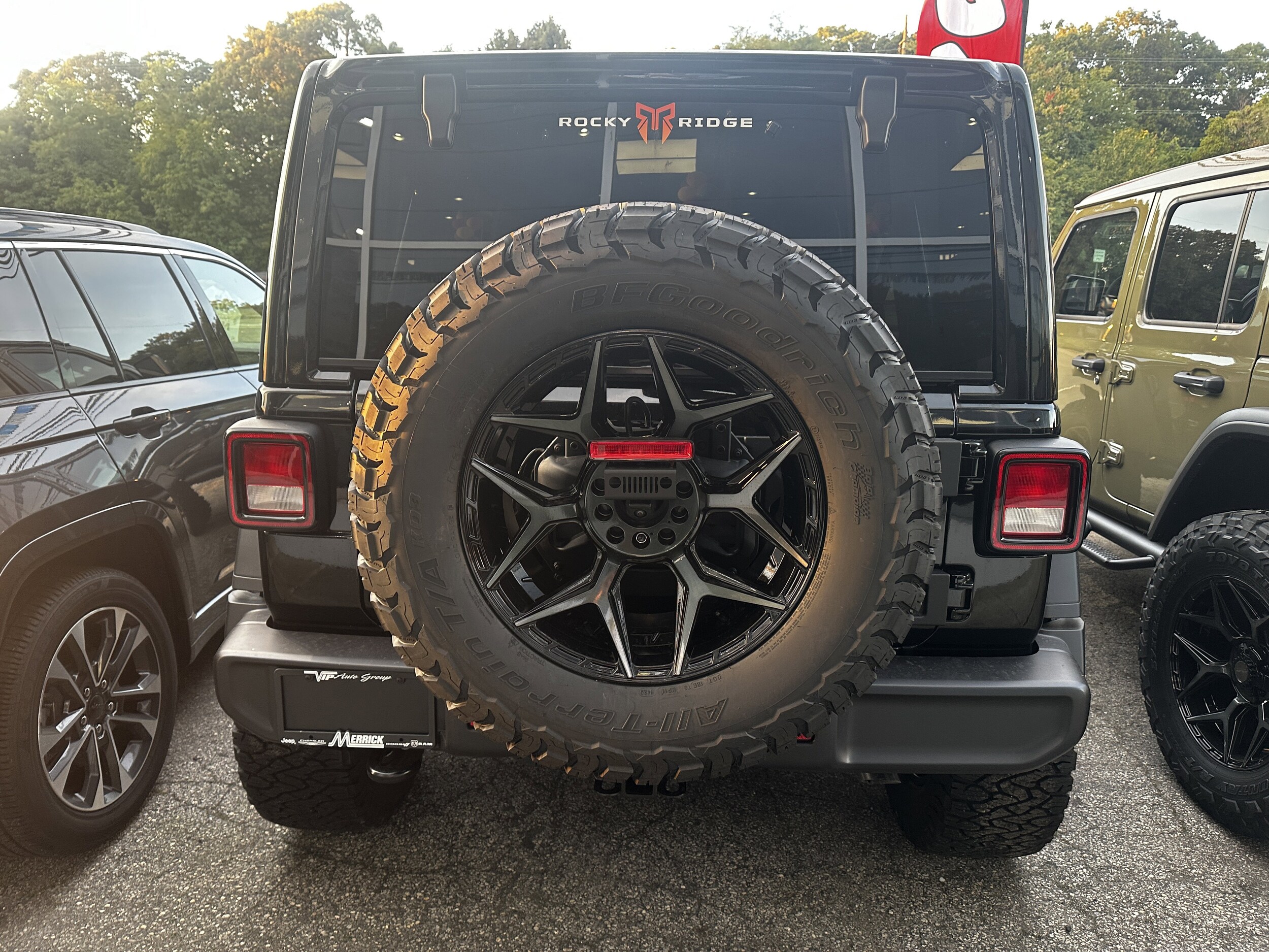 2025 Jeep Wrangler Willys photo 4