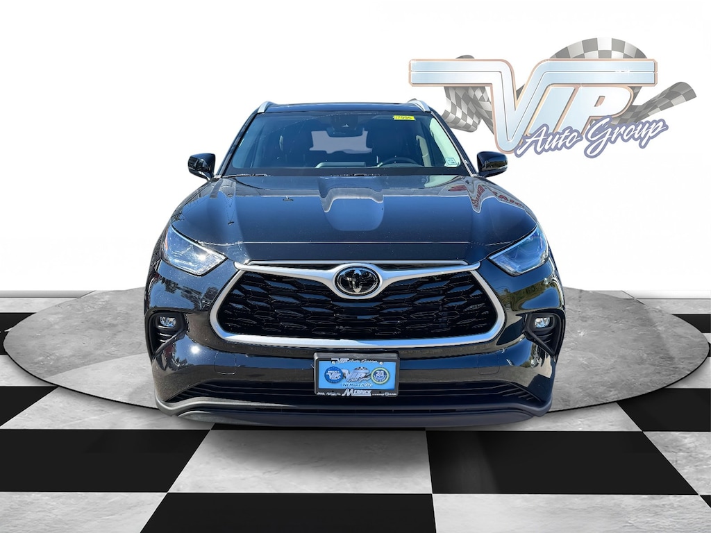 Used 2022 Toyota Highlander XLE XLE AWD