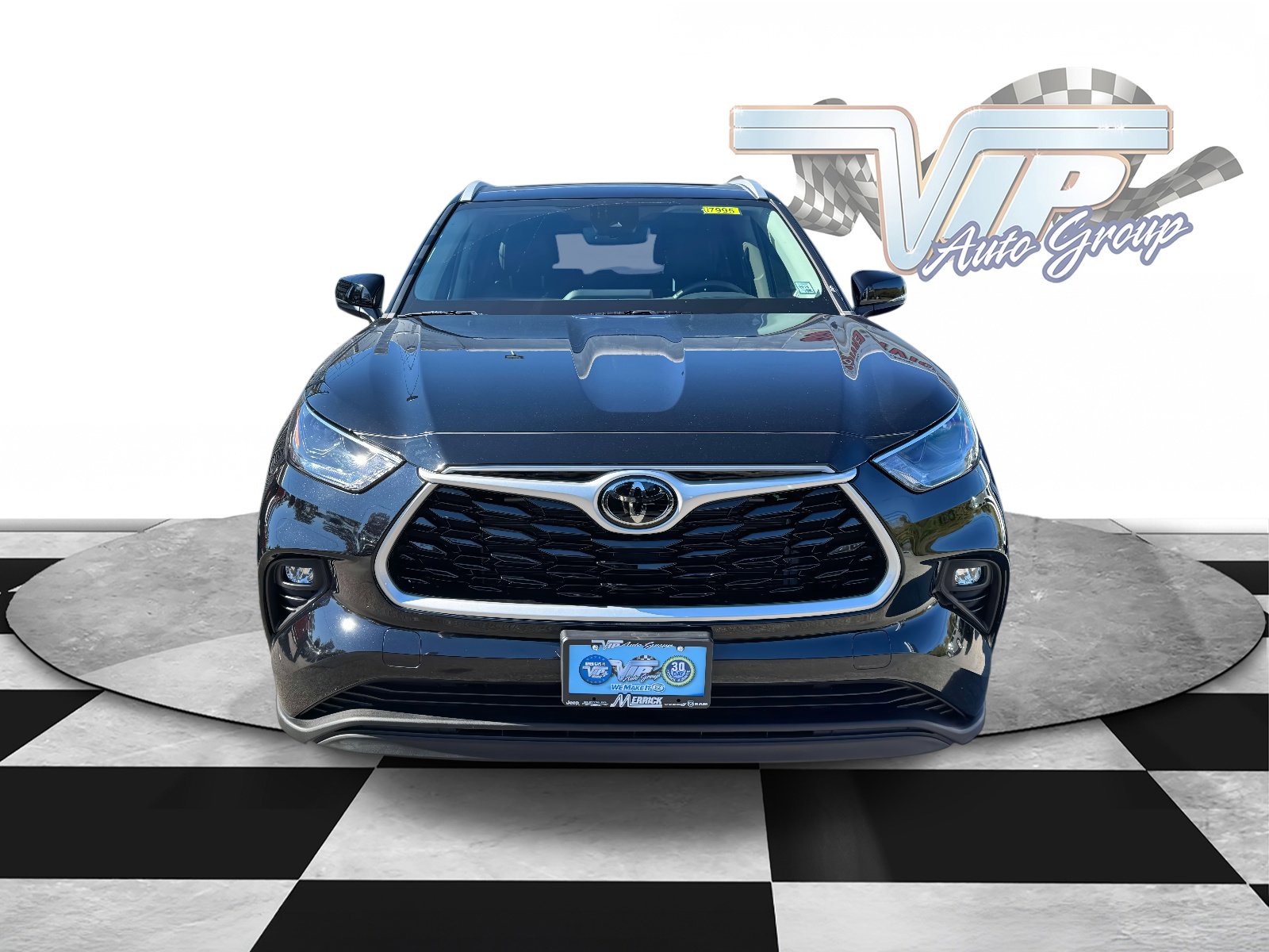 2022 Toyota Highlander XLE photo 2