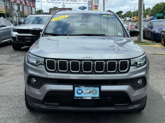 2023 Jeep Compass Latitude photo 2