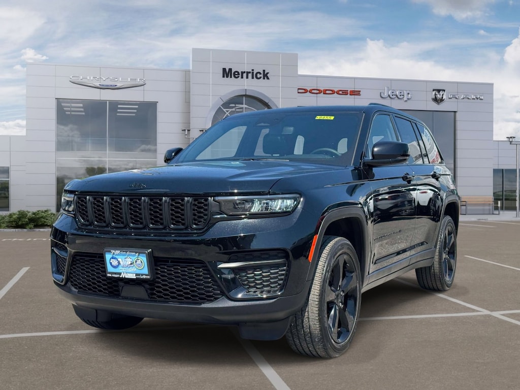 Used 2023 Jeep Grand Cherokee Altitude Altitude 4x4