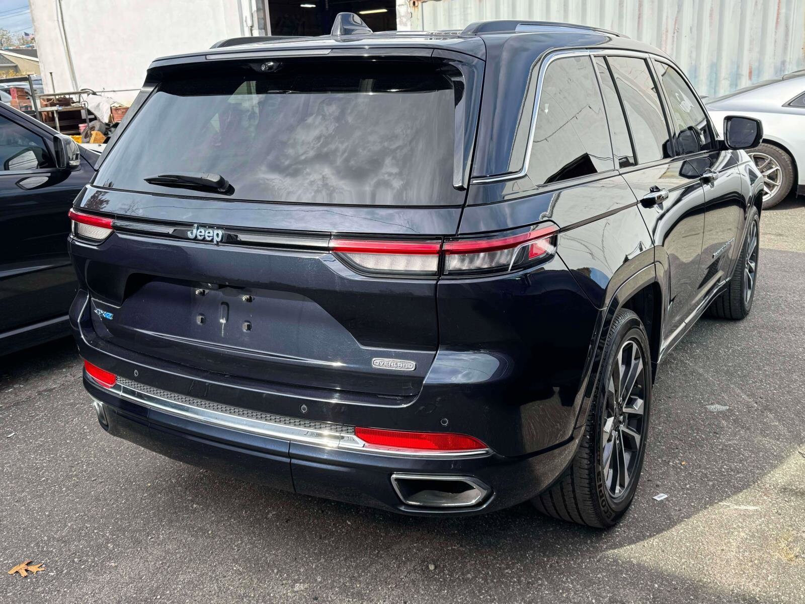 2024 Jeep Cherokee Overland 4xe photo 4