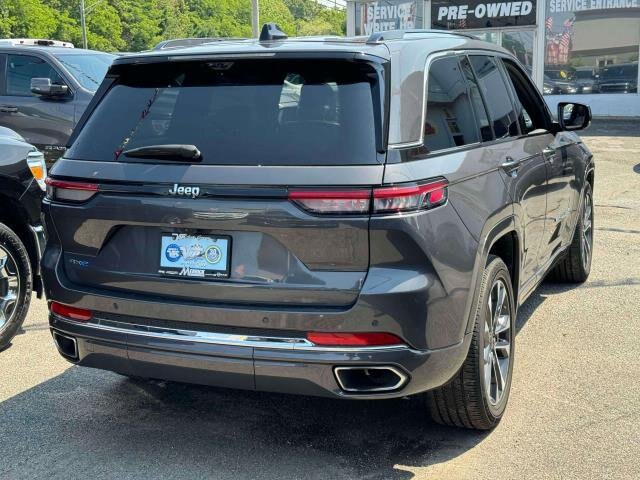 2023 Jeep Cherokee 4xe Overland photo 4