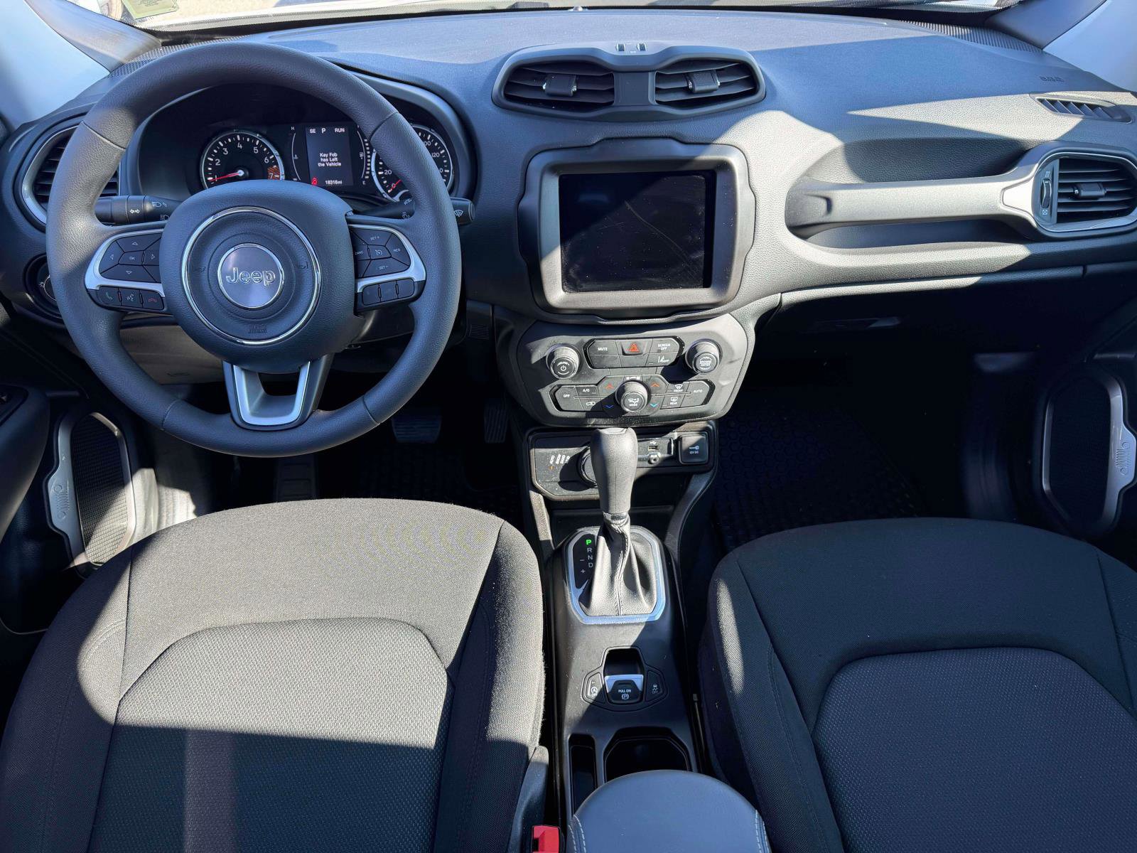 Used 2023 Jeep Renegade Latitude with VIN ZACNJDB12PPP25584 for sale in Wantagh, NY