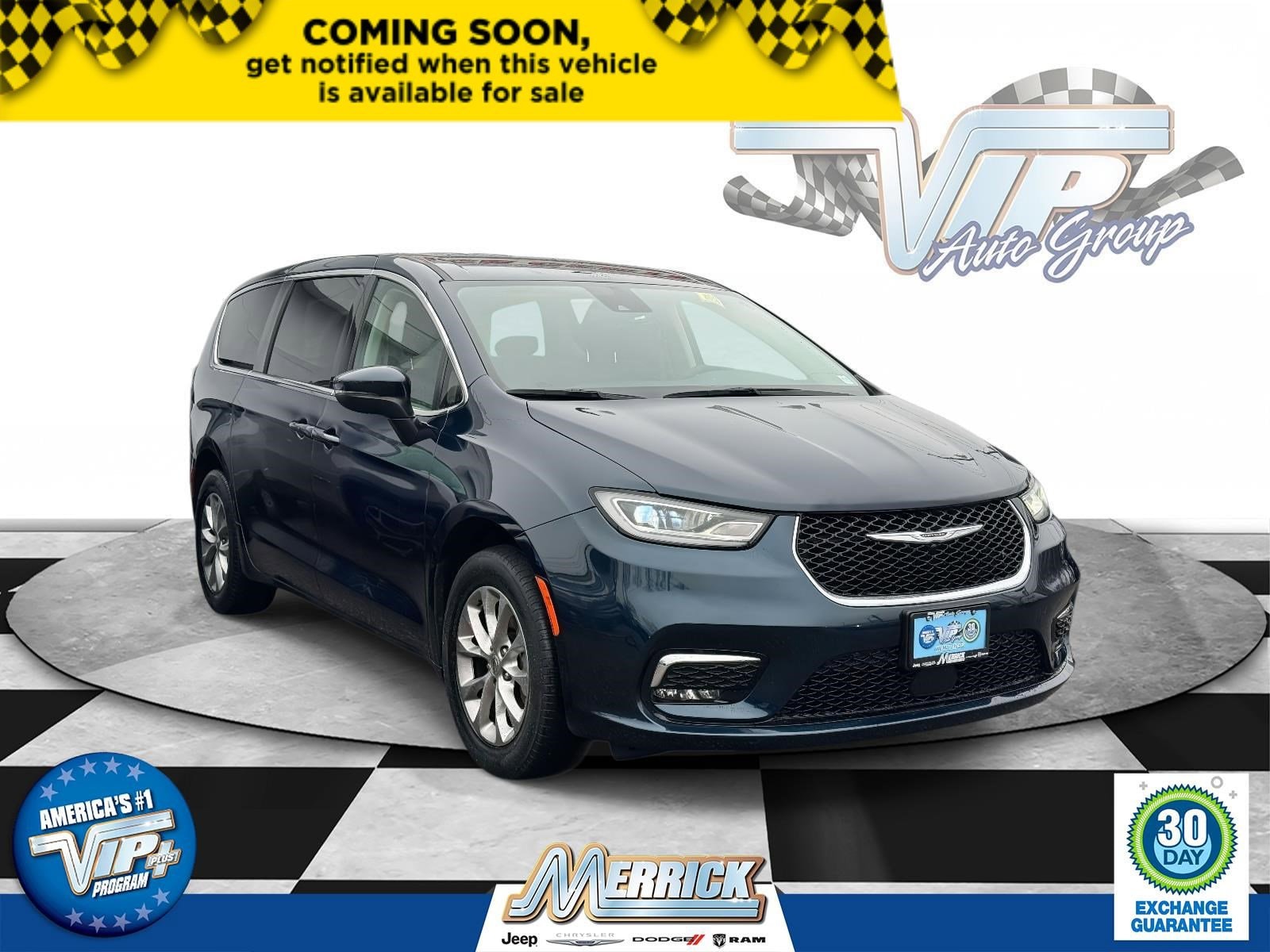2023 Chrysler Pacifica Touring L's photo