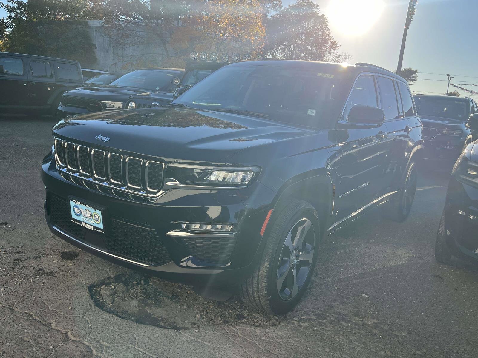 2023 Jeep Cherokee 4xe photo 3
