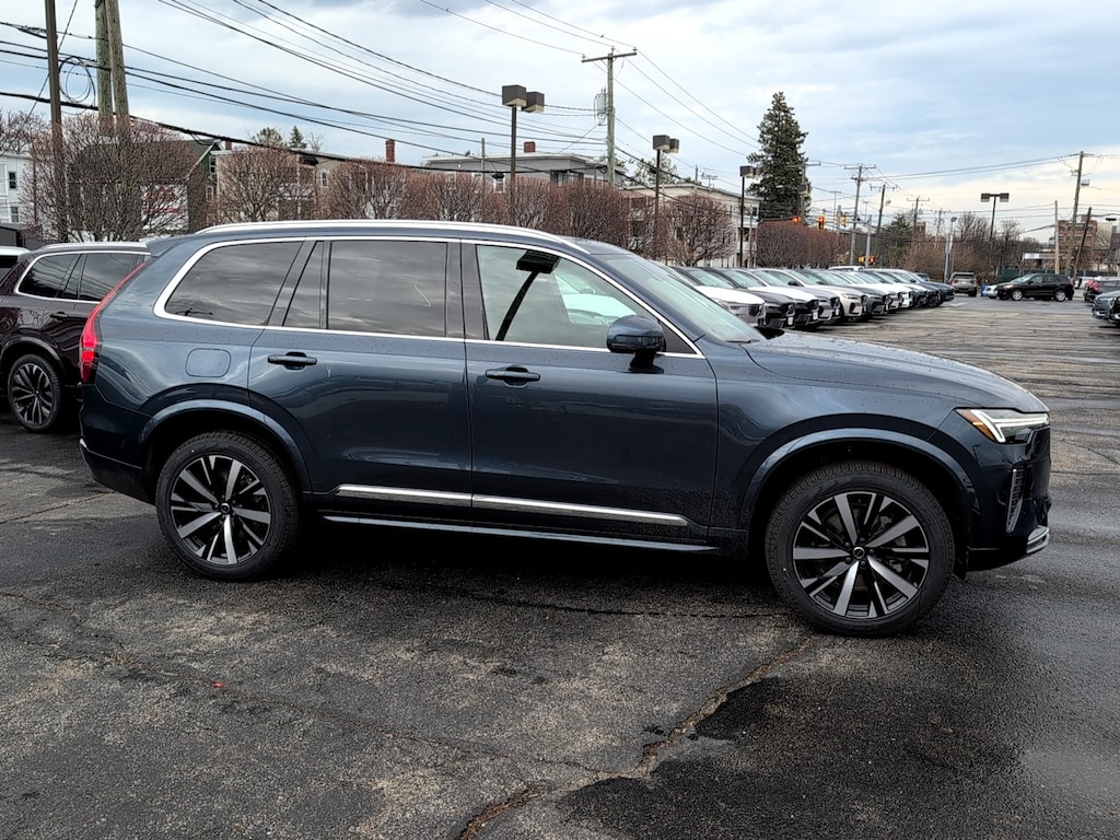 New 2026 Volvo XC90 B5 Core SUV